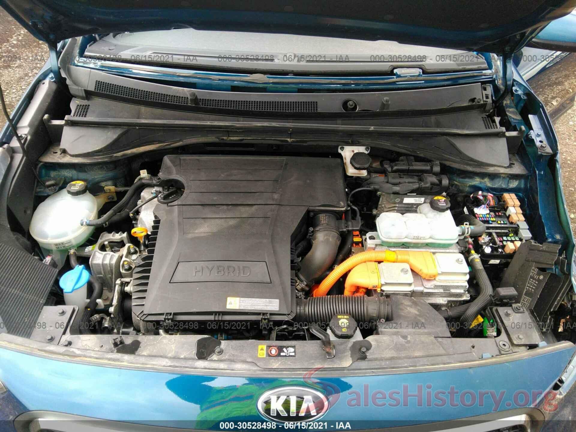 KNDCB3LC2J5206102 2018 KIA NIRO