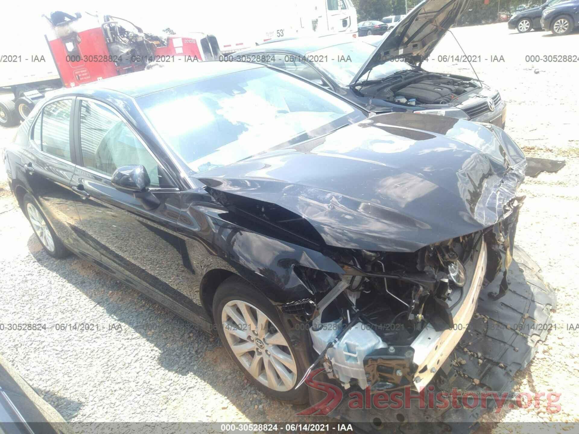 4T1B11HK1JU158645 2018 TOYOTA CAMRY