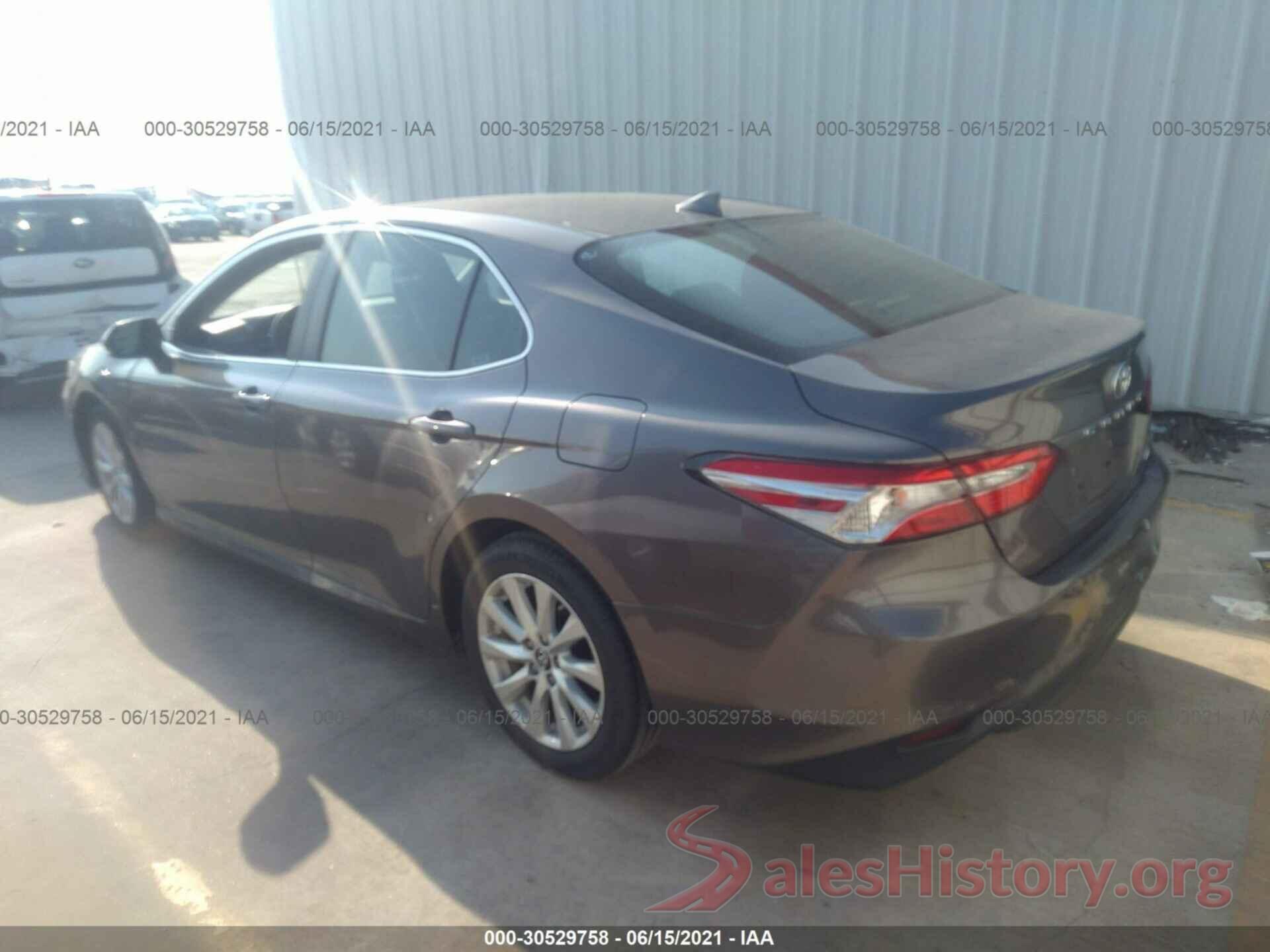 4T1B11HK0KU695444 2019 TOYOTA CAMRY