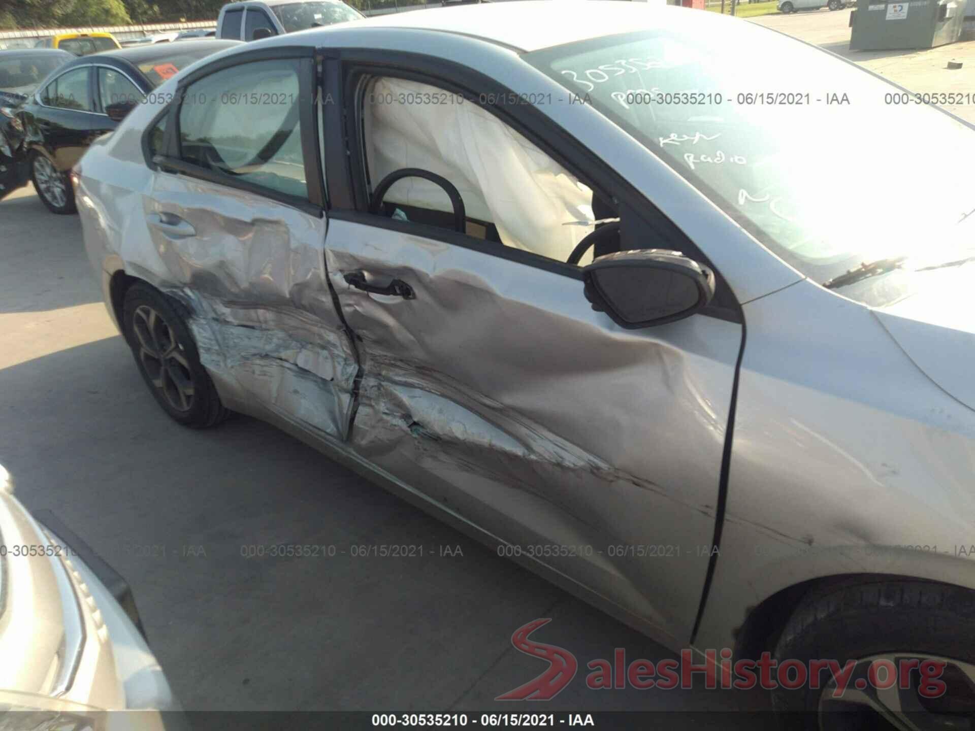 3KPF24AD5KE137989 2019 KIA FORTE