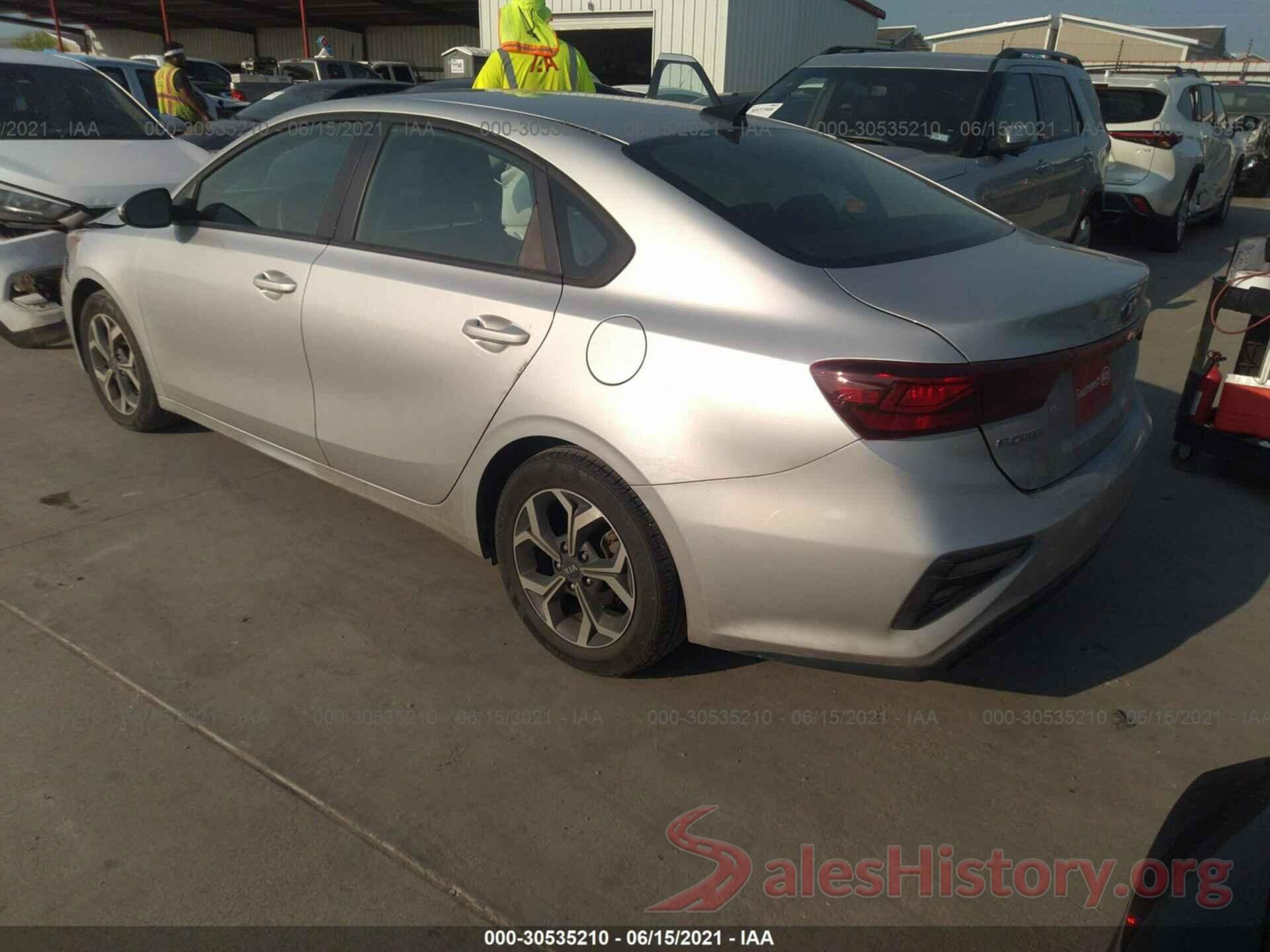 3KPF24AD5KE137989 2019 KIA FORTE