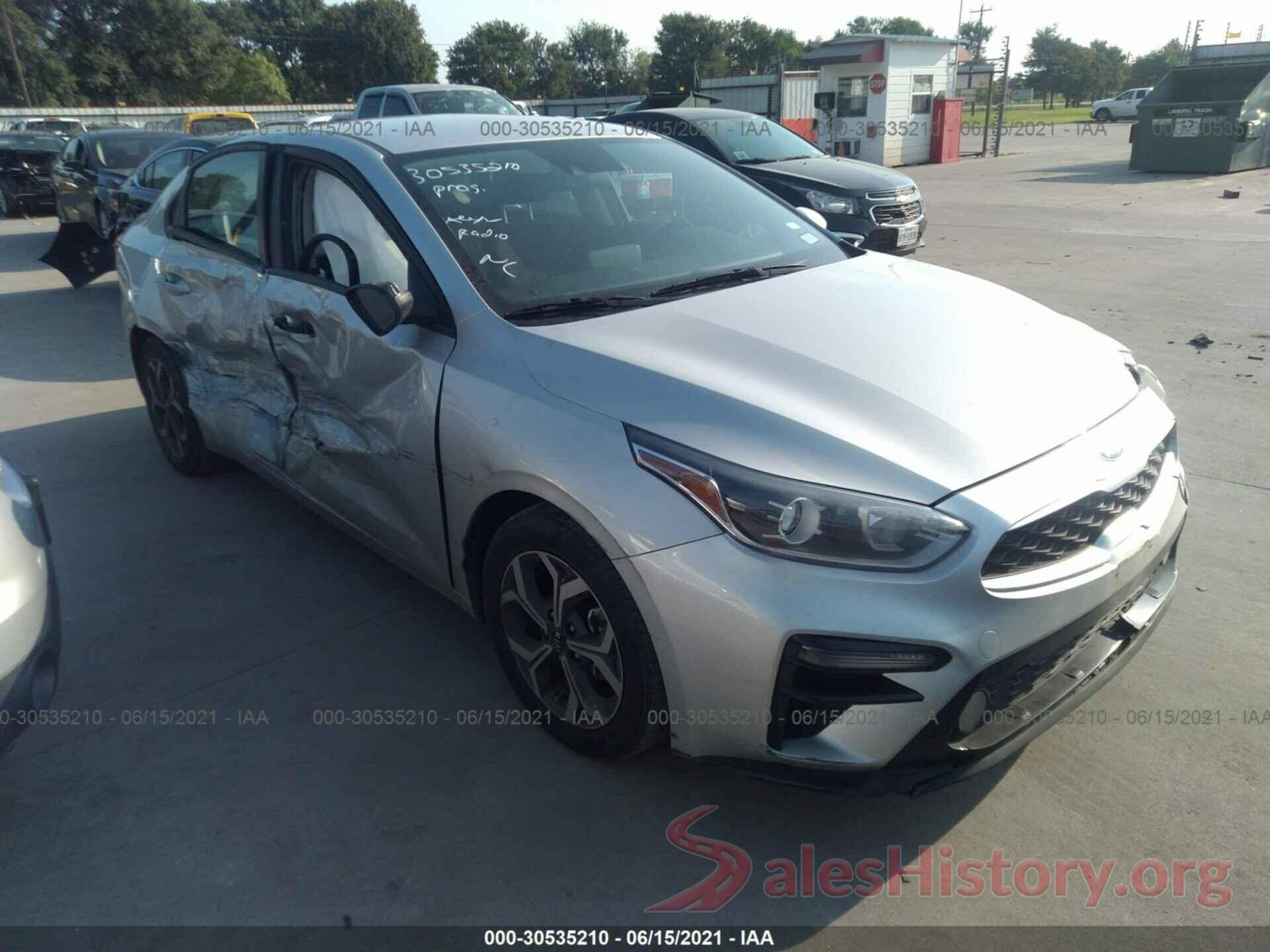 3KPF24AD5KE137989 2019 KIA FORTE