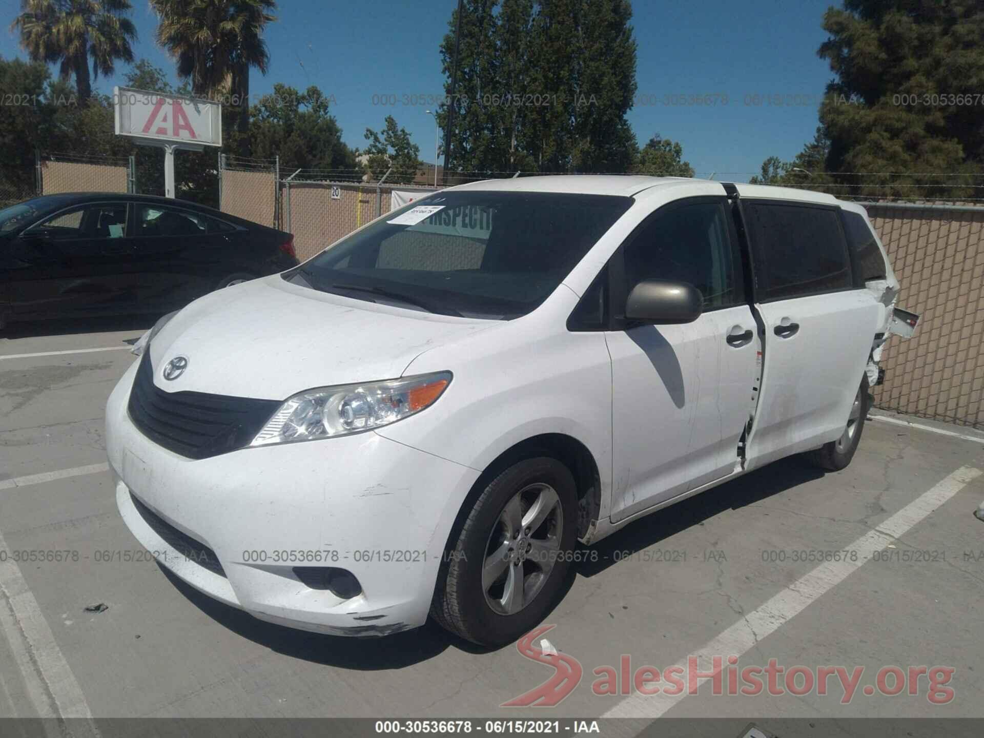 5TDZK3DC9GS709864 2016 TOYOTA SIENNA