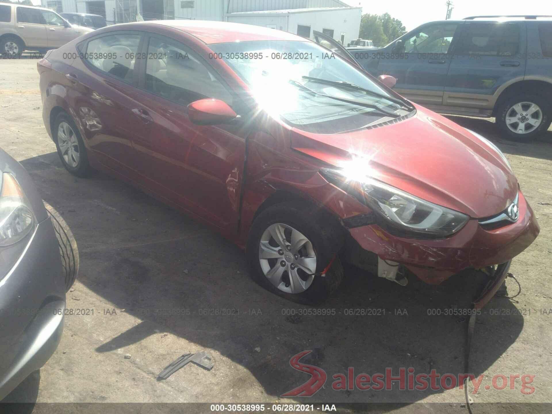 5NPDH4AE2GH677916 2016 HYUNDAI ELANTRA