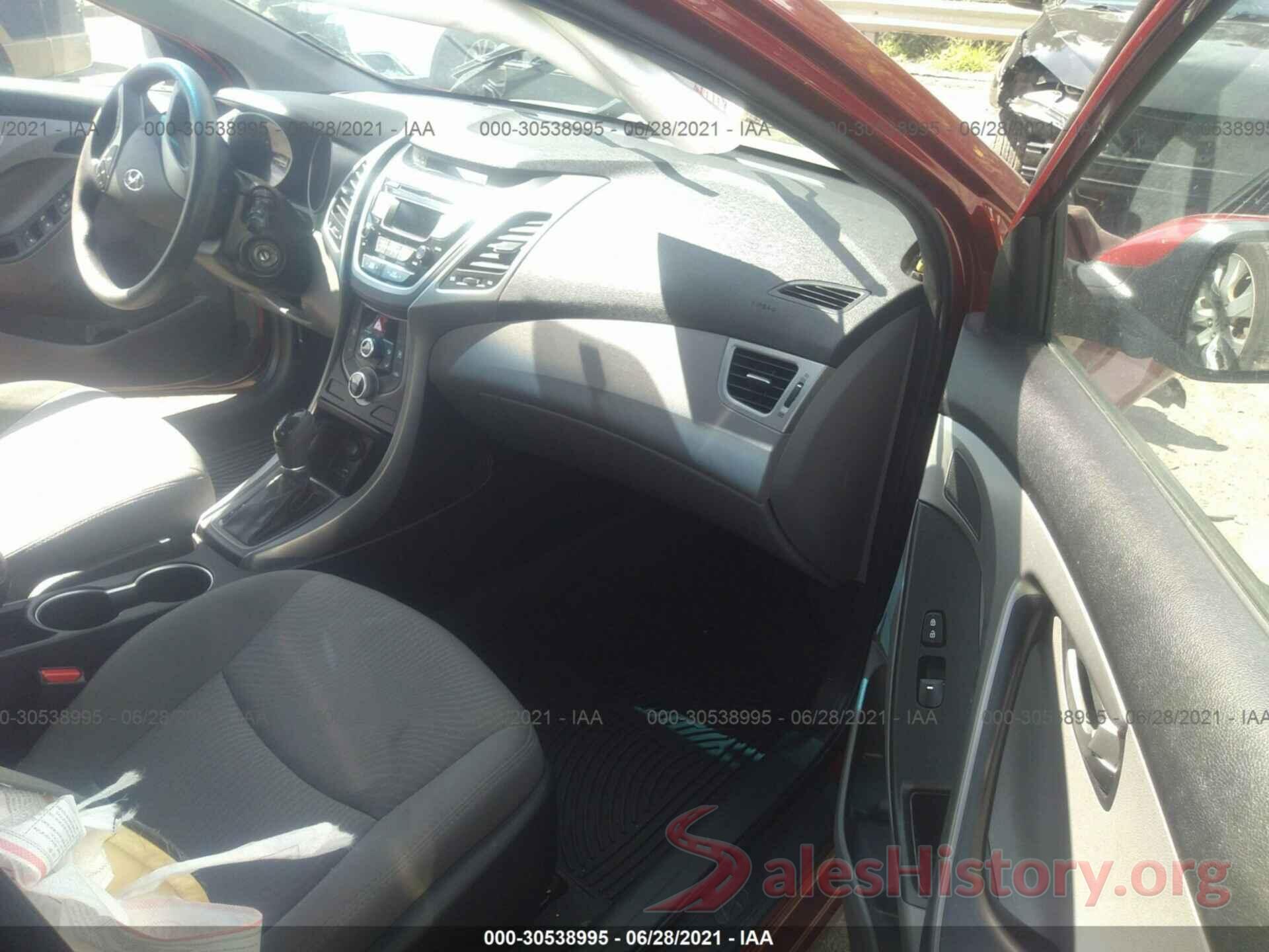 5NPDH4AE2GH677916 2016 HYUNDAI ELANTRA