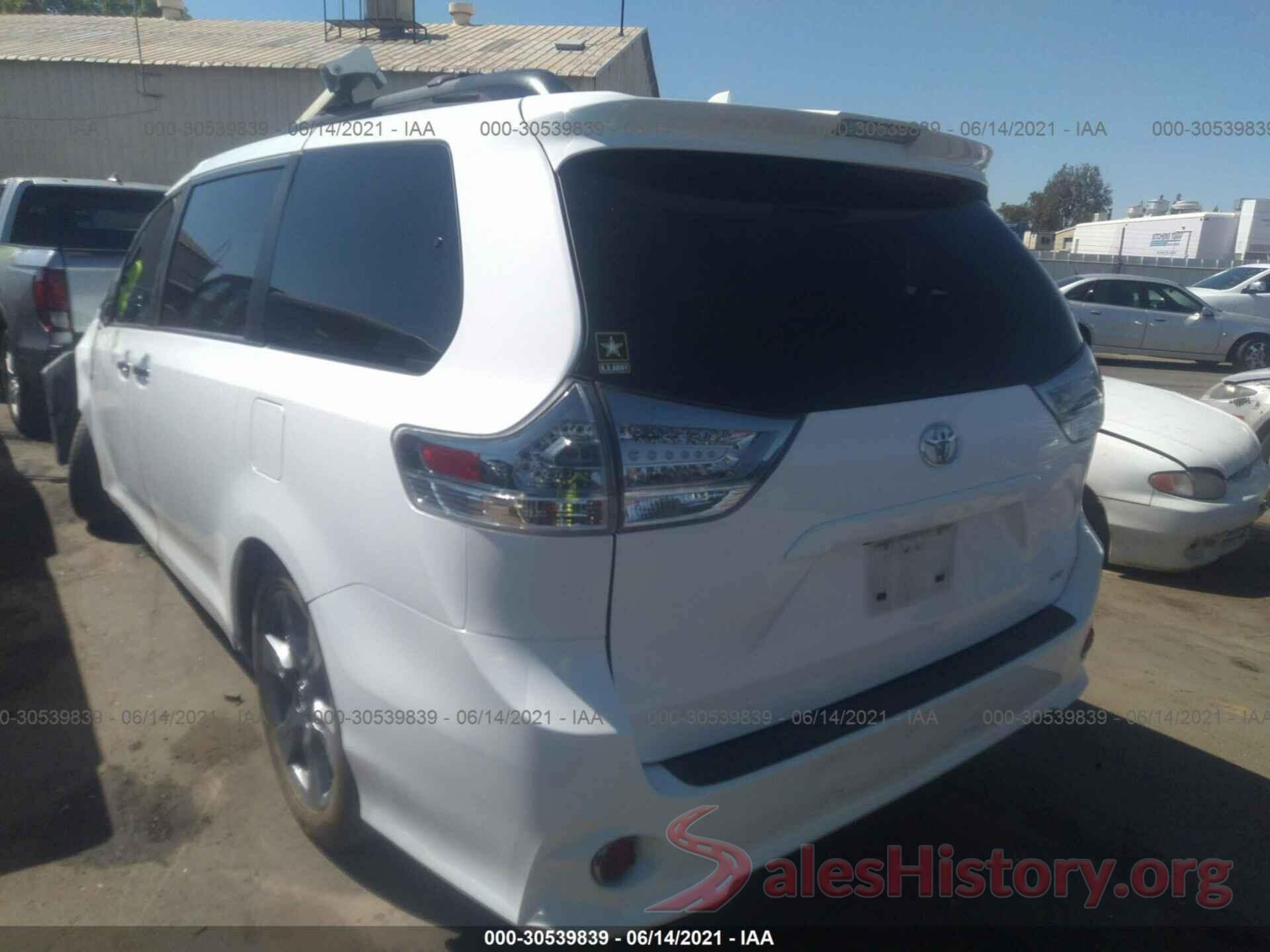 5TDXZ3DC8JS949756 2018 TOYOTA SIENNA