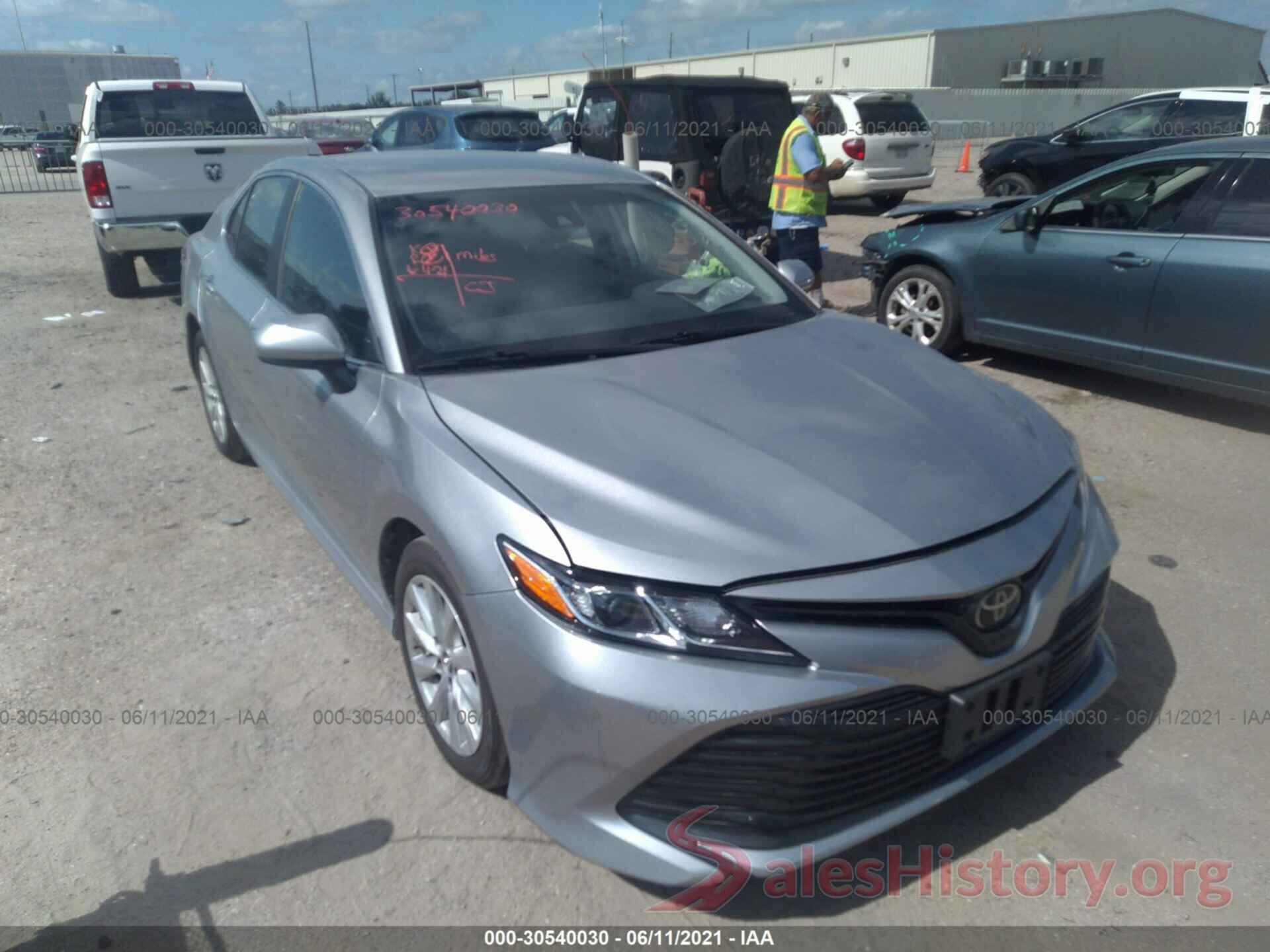 4T1B11HK8KU770861 2019 TOYOTA CAMRY