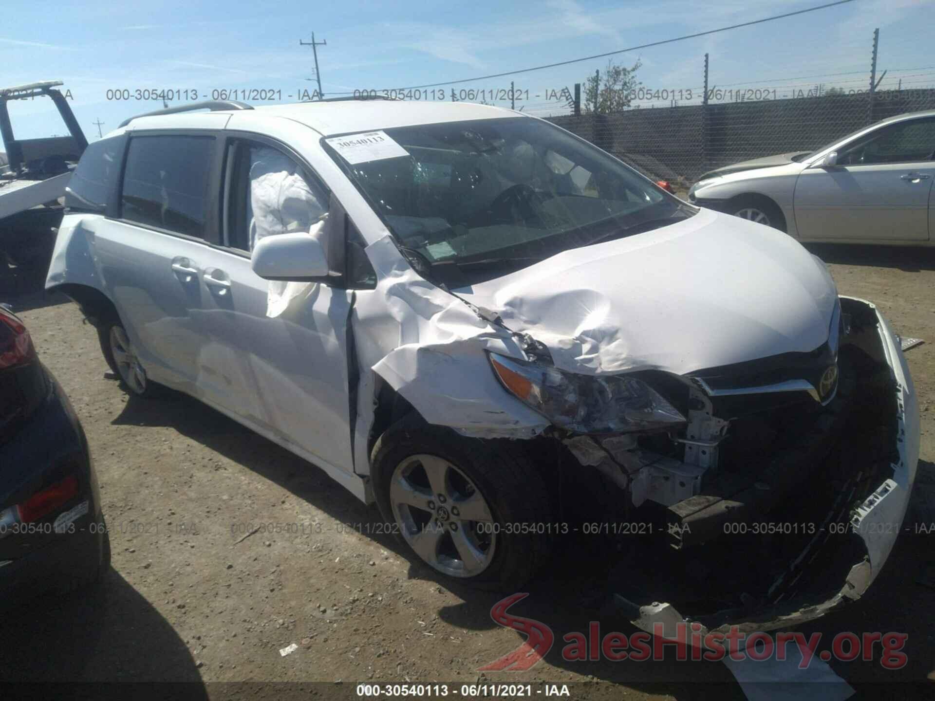 5TDKZ3DC0KS002366 2019 TOYOTA SIENNA