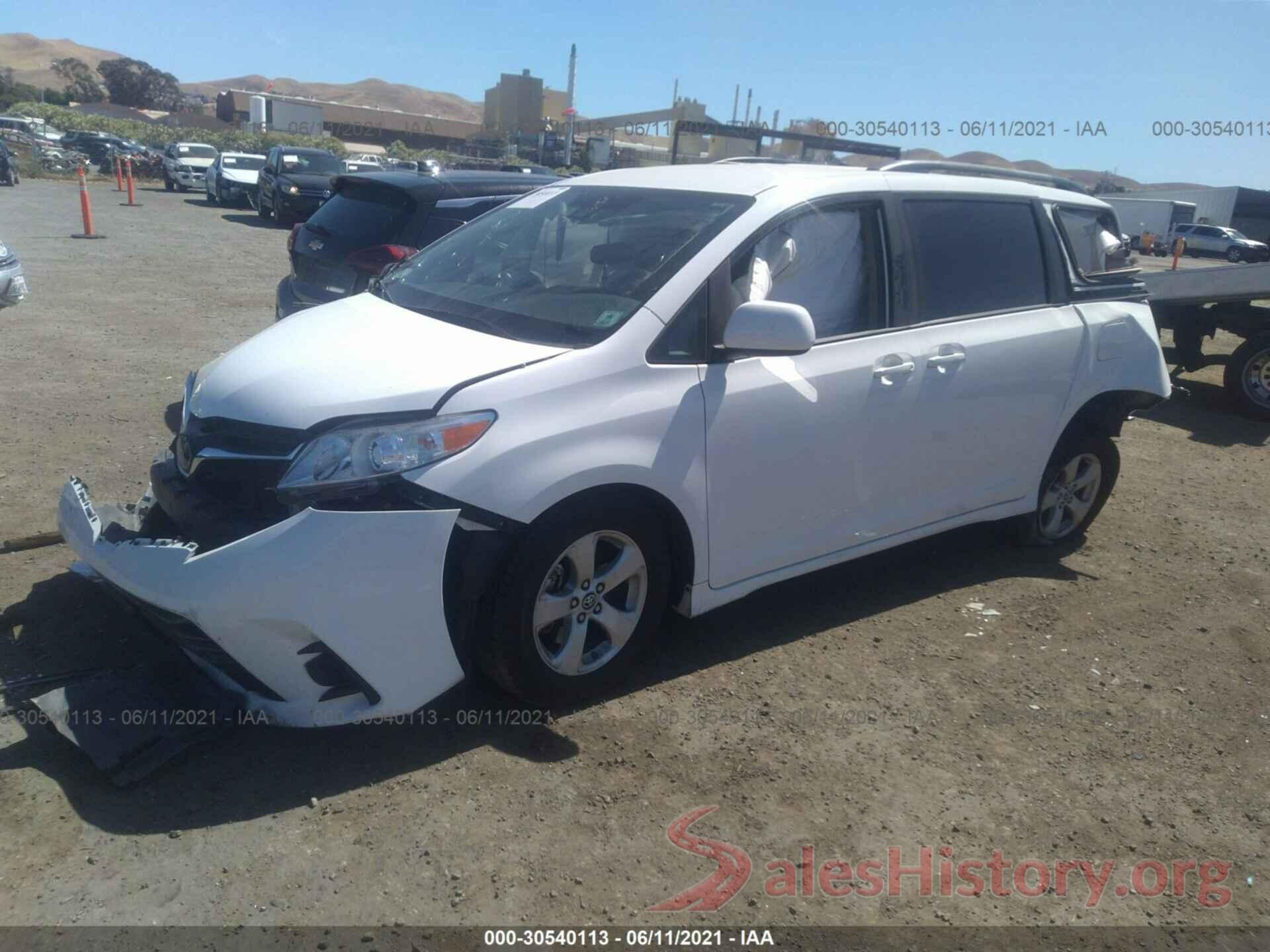 5TDKZ3DC0KS002366 2019 TOYOTA SIENNA