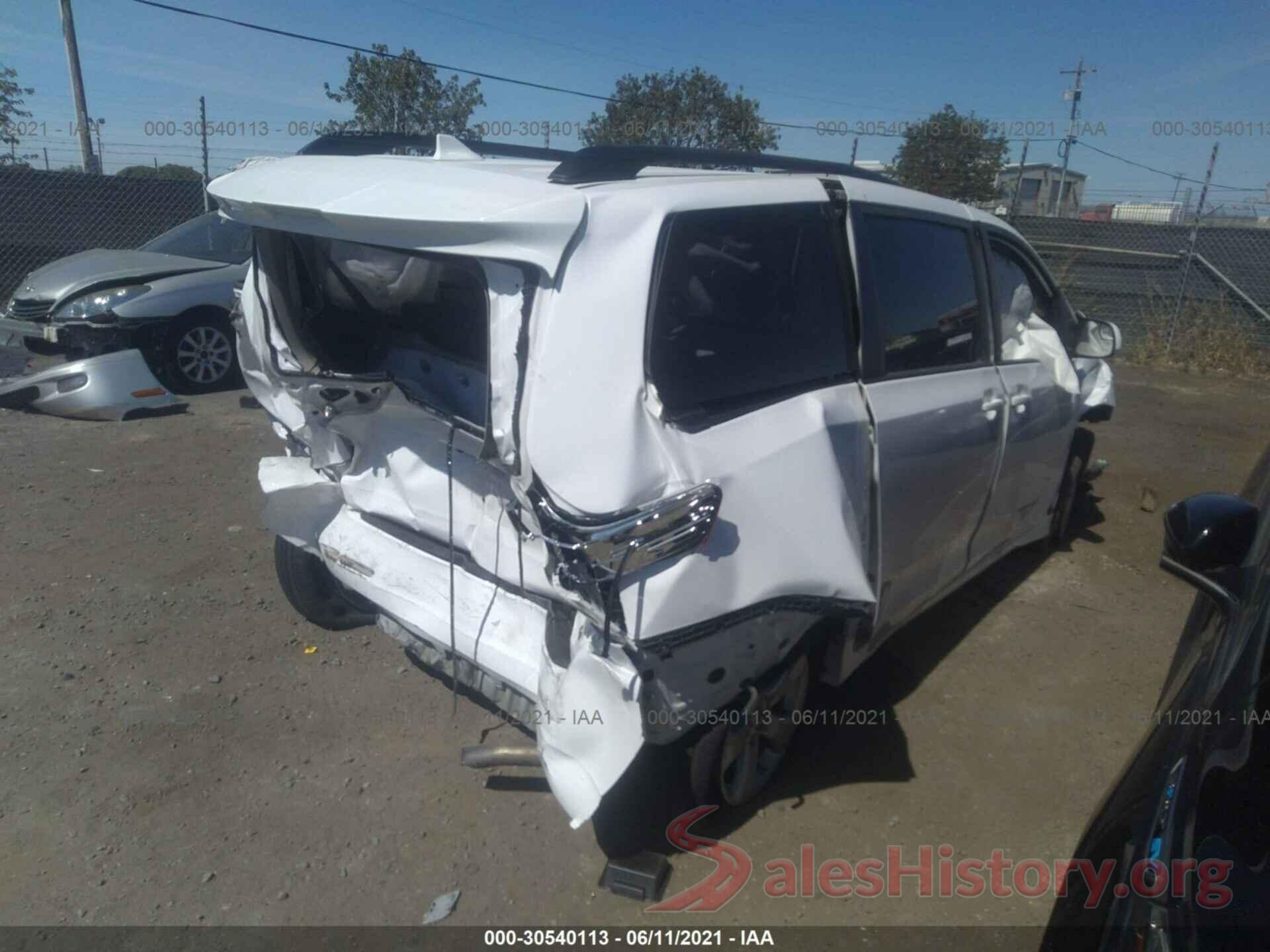 5TDKZ3DC0KS002366 2019 TOYOTA SIENNA