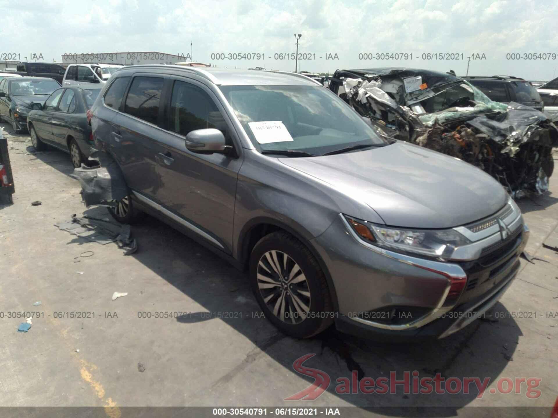 JA4AD3A3XKZ007310 2019 MITSUBISHI OUTLANDER