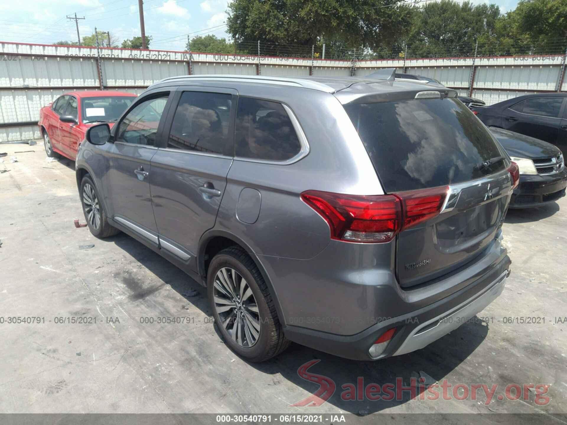 JA4AD3A3XKZ007310 2019 MITSUBISHI OUTLANDER