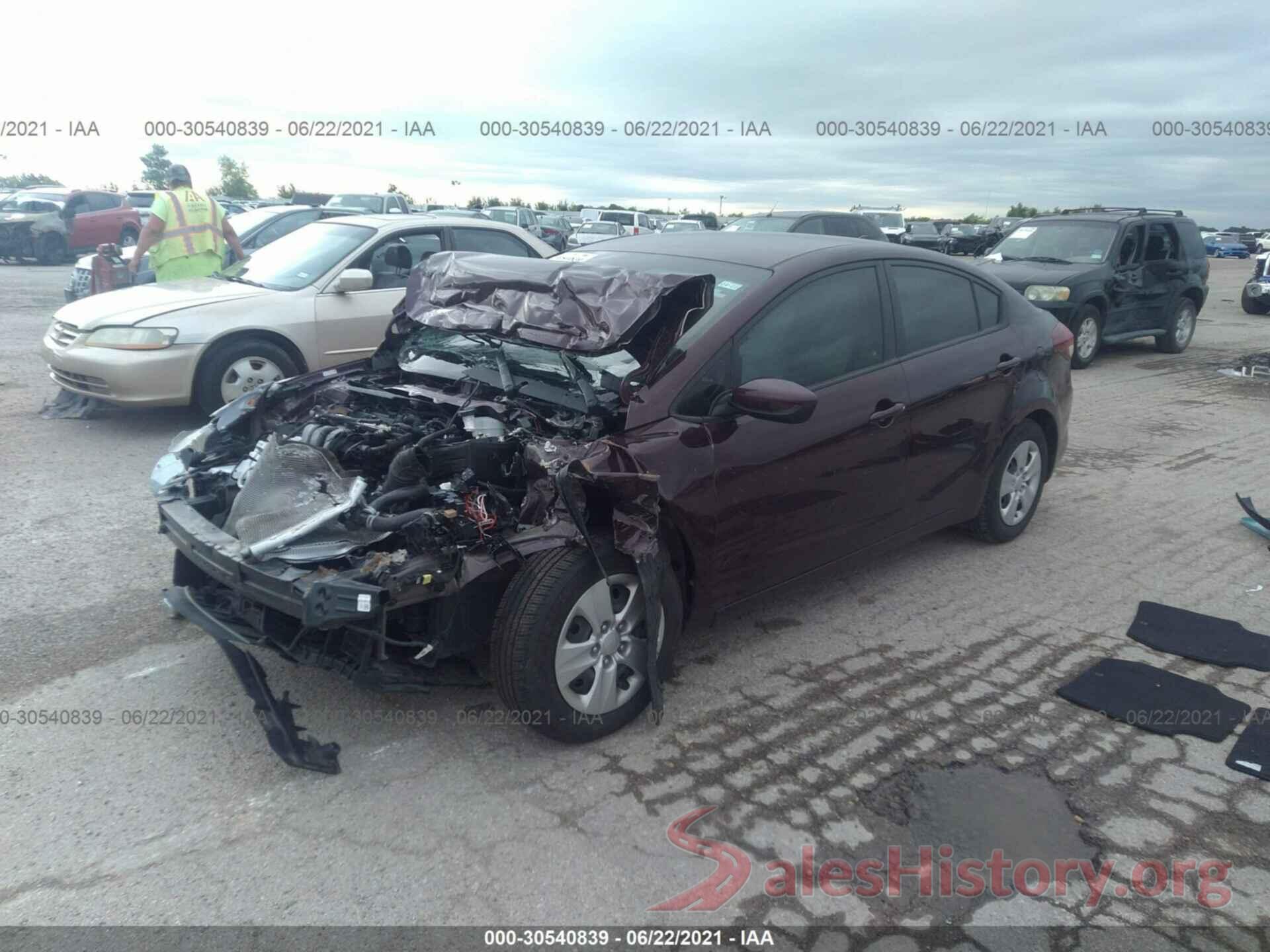 3KPFK4A74JE190675 2018 KIA FORTE