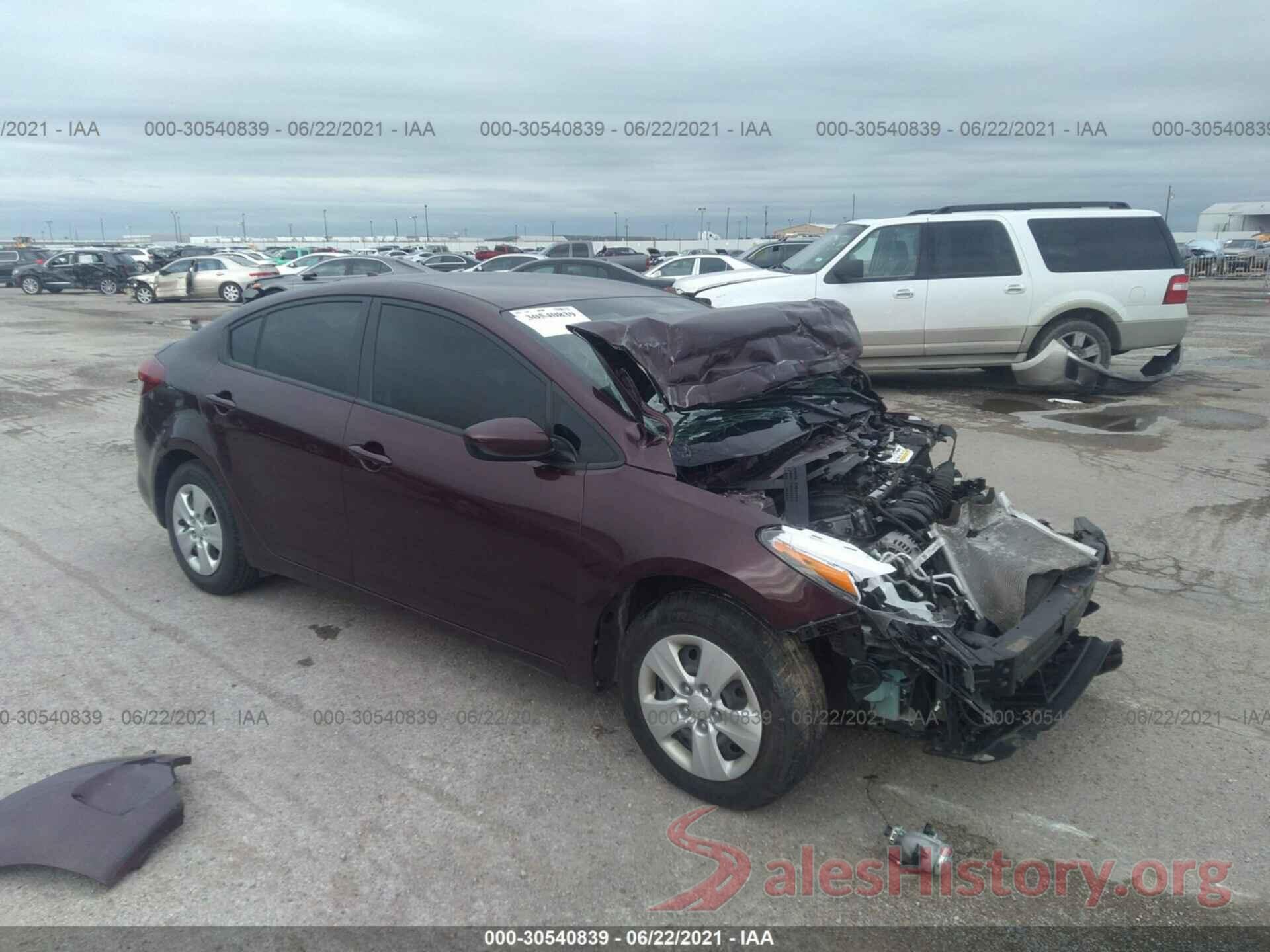 3KPFK4A74JE190675 2018 KIA FORTE