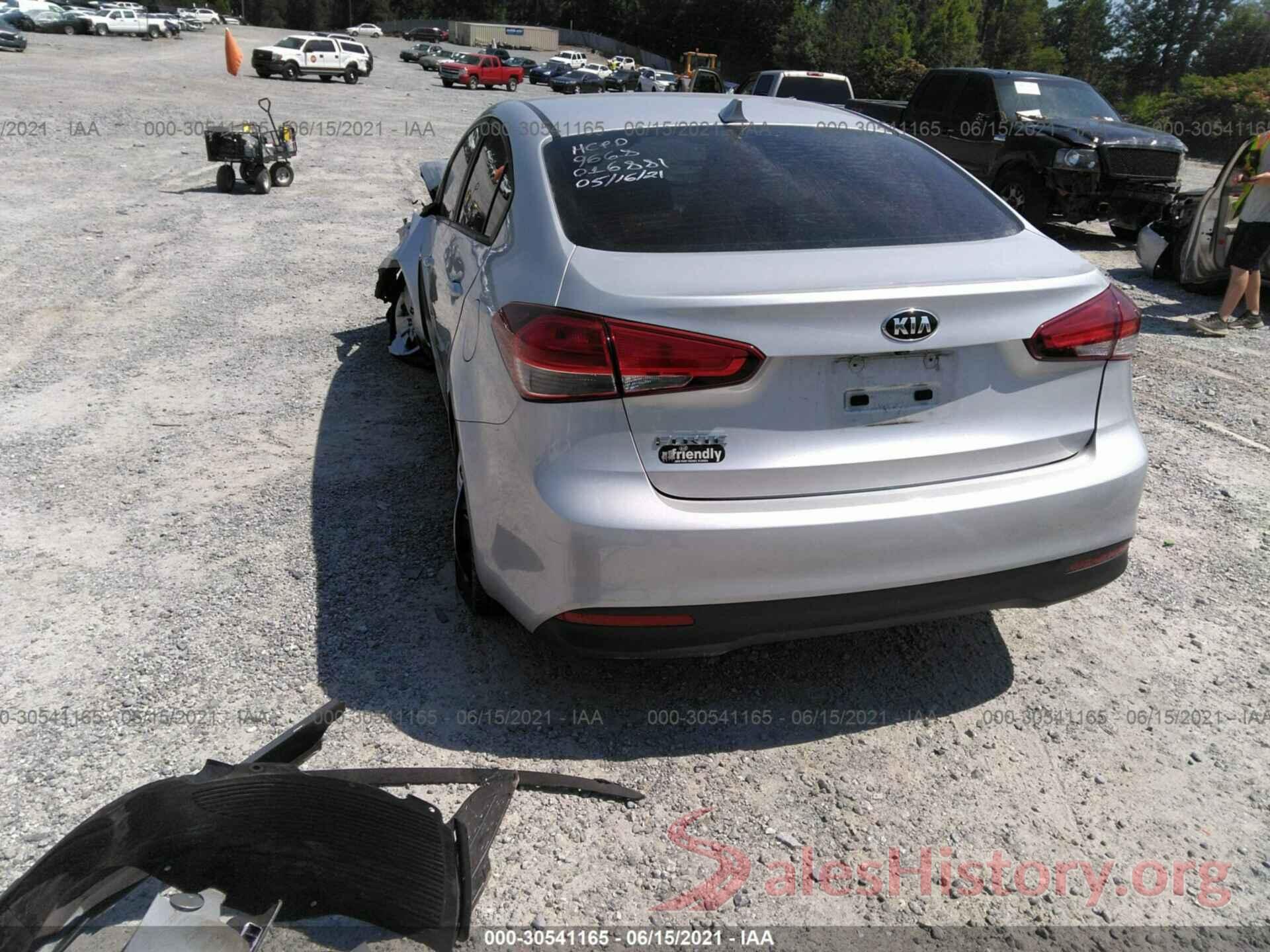 3KPFL4A75HE016881 2017 KIA FORTE