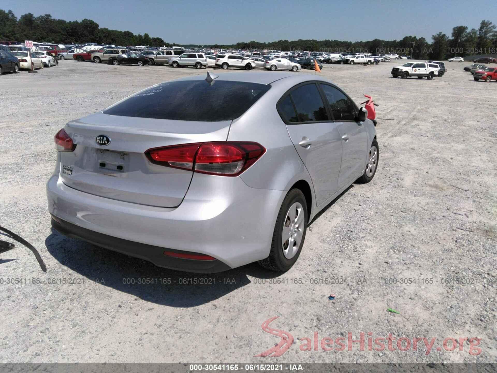 3KPFL4A75HE016881 2017 KIA FORTE