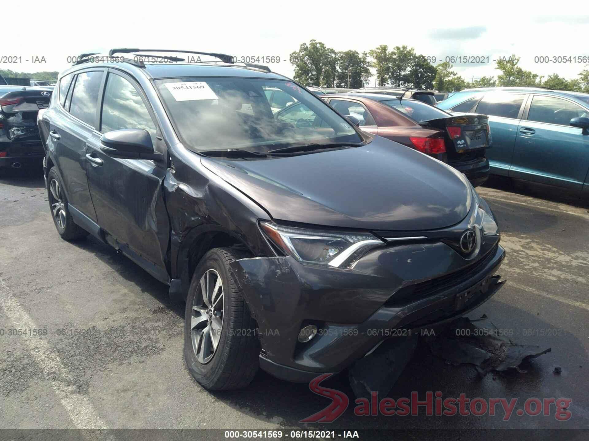 JTMRFREV1HJ126372 2017 TOYOTA RAV4