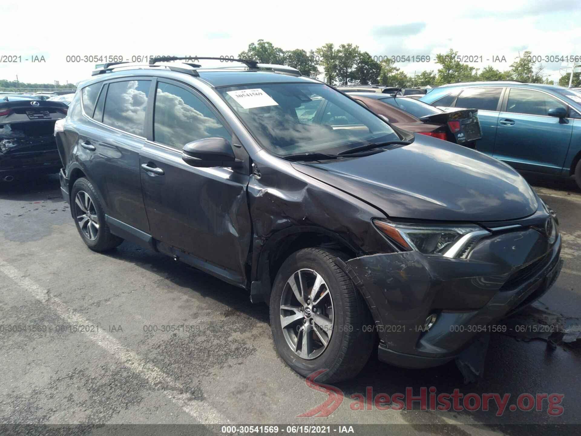 JTMRFREV1HJ126372 2017 TOYOTA RAV4