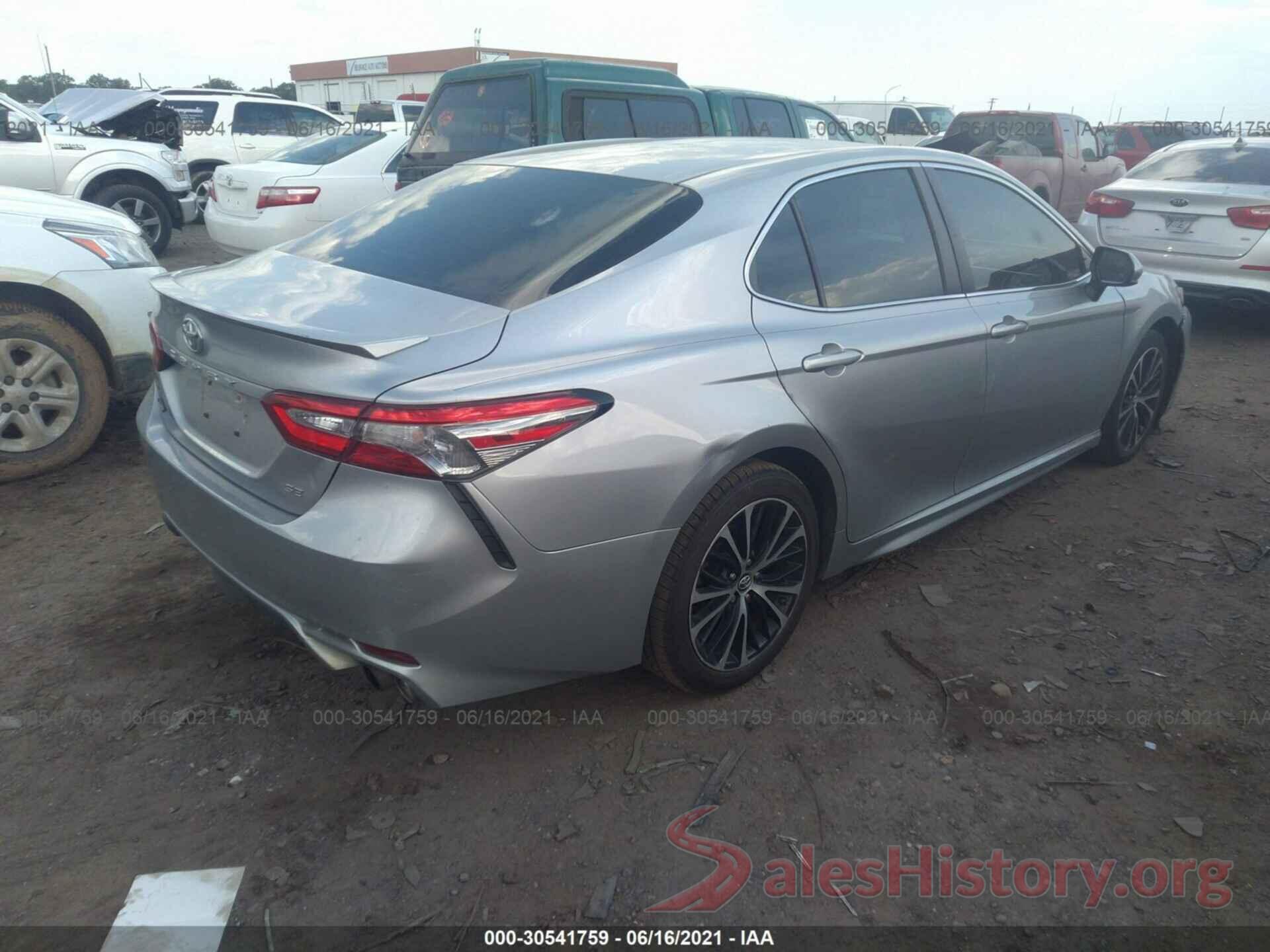 4T1B11HK2JU016823 2018 TOYOTA CAMRY