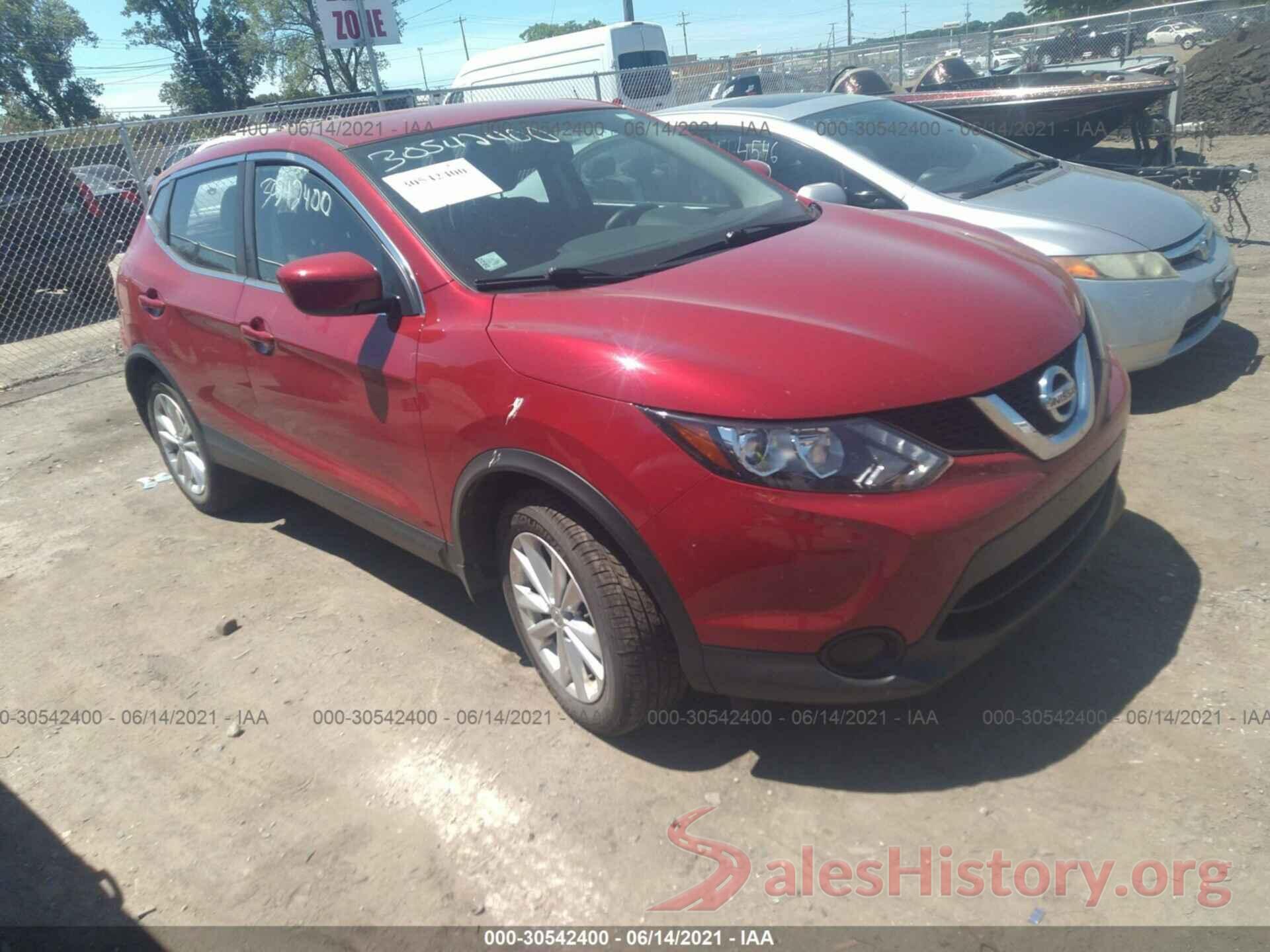 JN1BJ1CR8HW123563 2017 NISSAN ROGUE SPORT