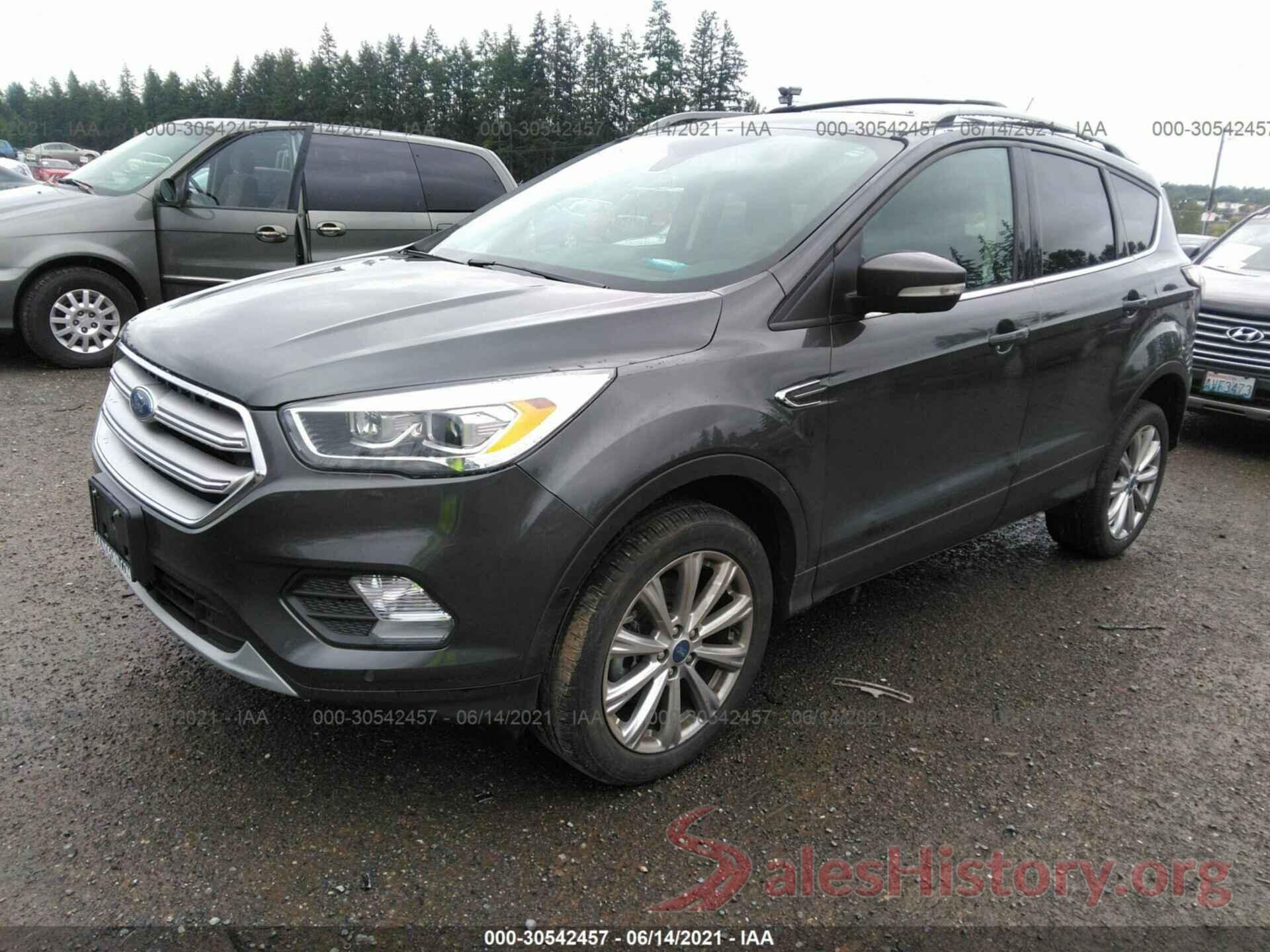 1FMCU9J9XJUD39213 2018 FORD ESCAPE