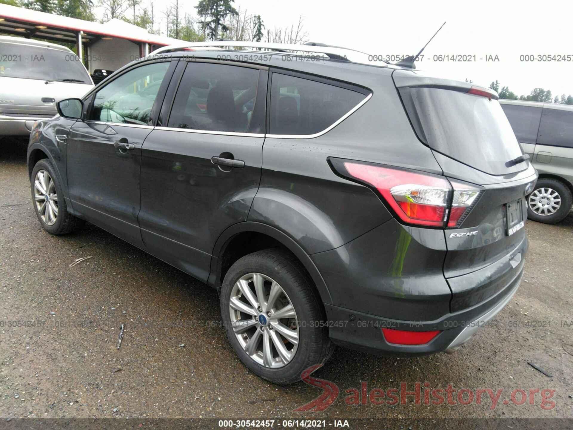 1FMCU9J9XJUD39213 2018 FORD ESCAPE