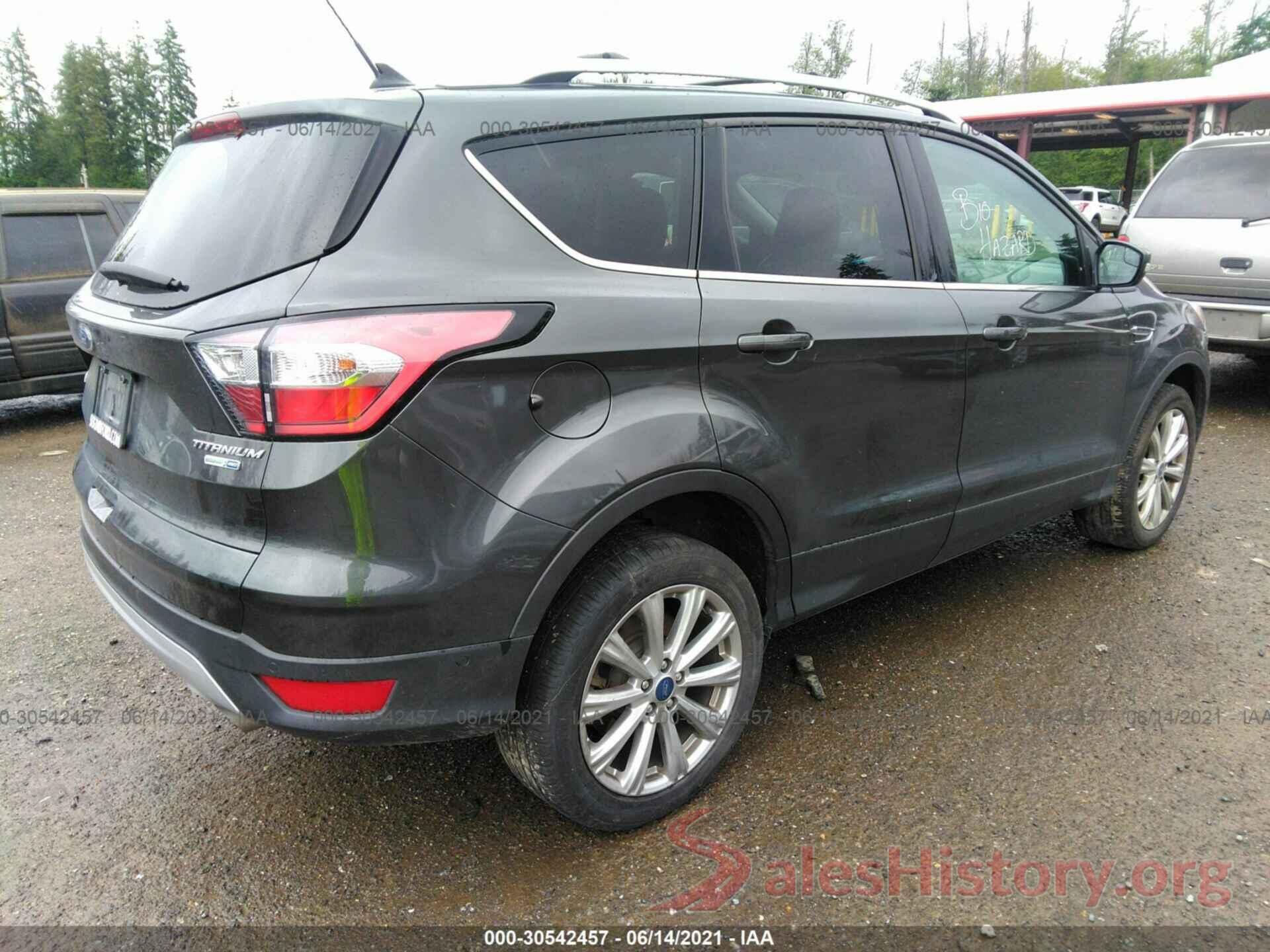 1FMCU9J9XJUD39213 2018 FORD ESCAPE