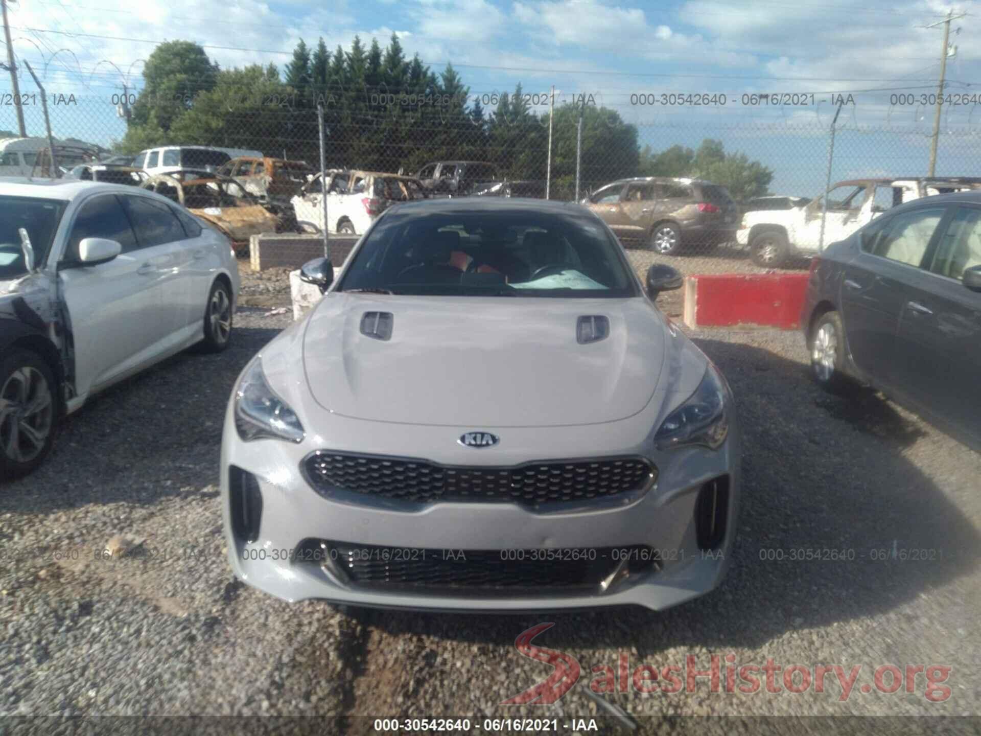 KNAE55LC8J6019286 2018 KIA STINGER