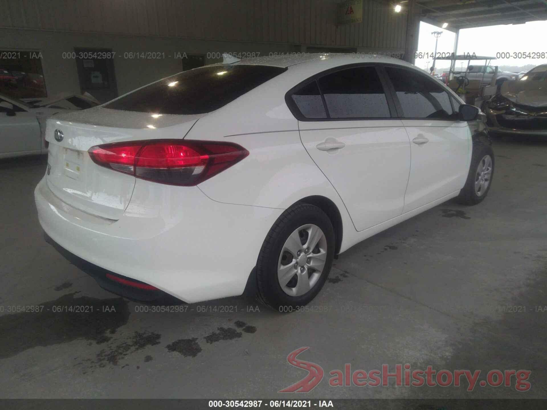 3KPFK4A76HE028041 2017 KIA FORTE