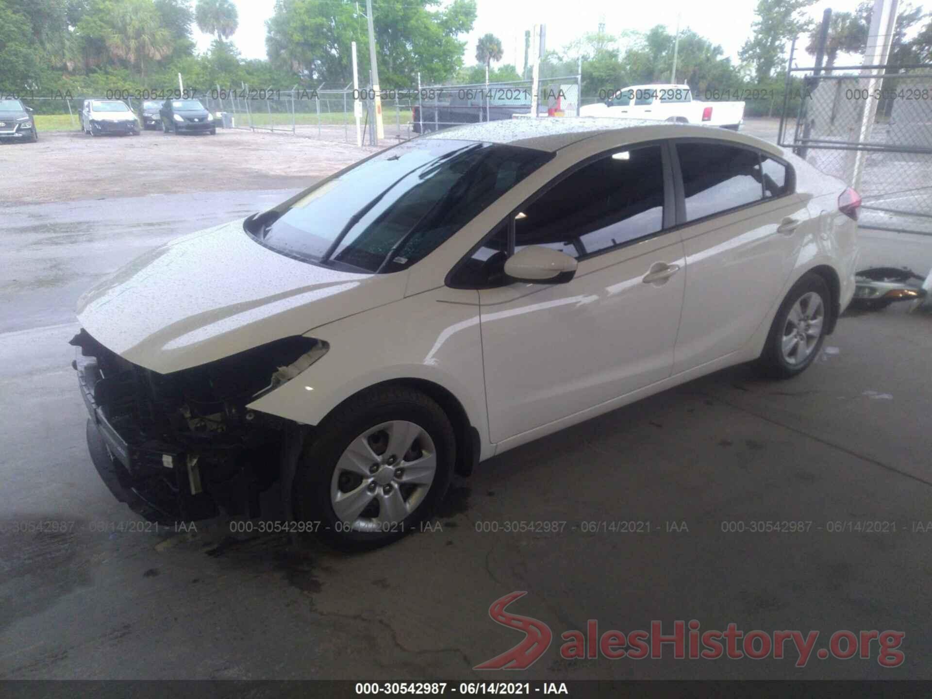 3KPFK4A76HE028041 2017 KIA FORTE