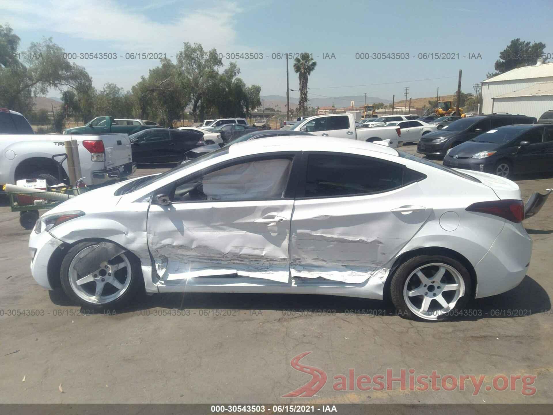 5NPDH4AE2GH733238 2016 HYUNDAI ELANTRA