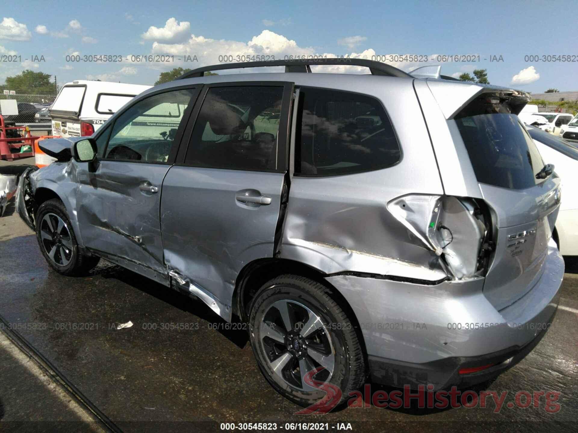 JF2SJAEC4HH485241 2017 SUBARU FORESTER