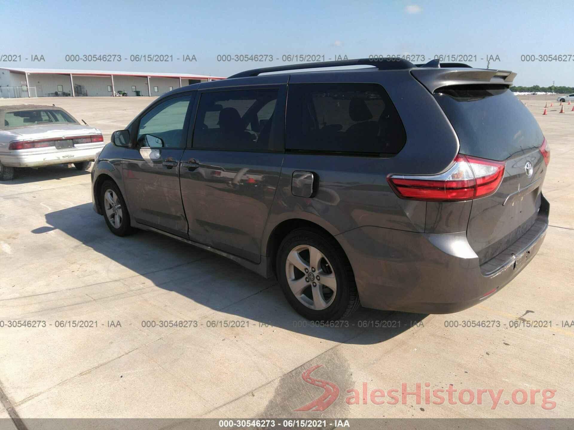 5TDKZ3DC4JS924766 2018 TOYOTA SIENNA