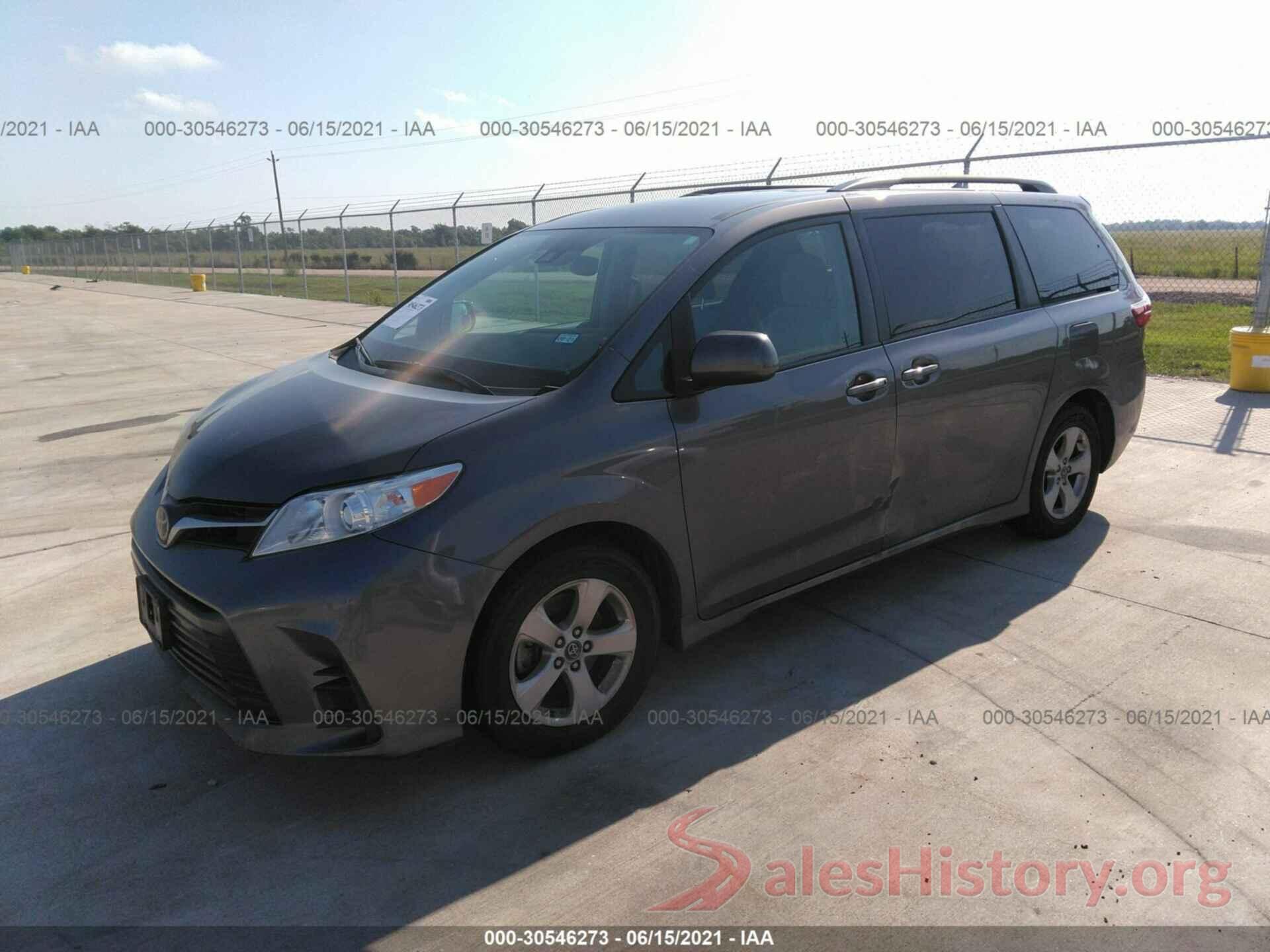 5TDKZ3DC4JS924766 2018 TOYOTA SIENNA