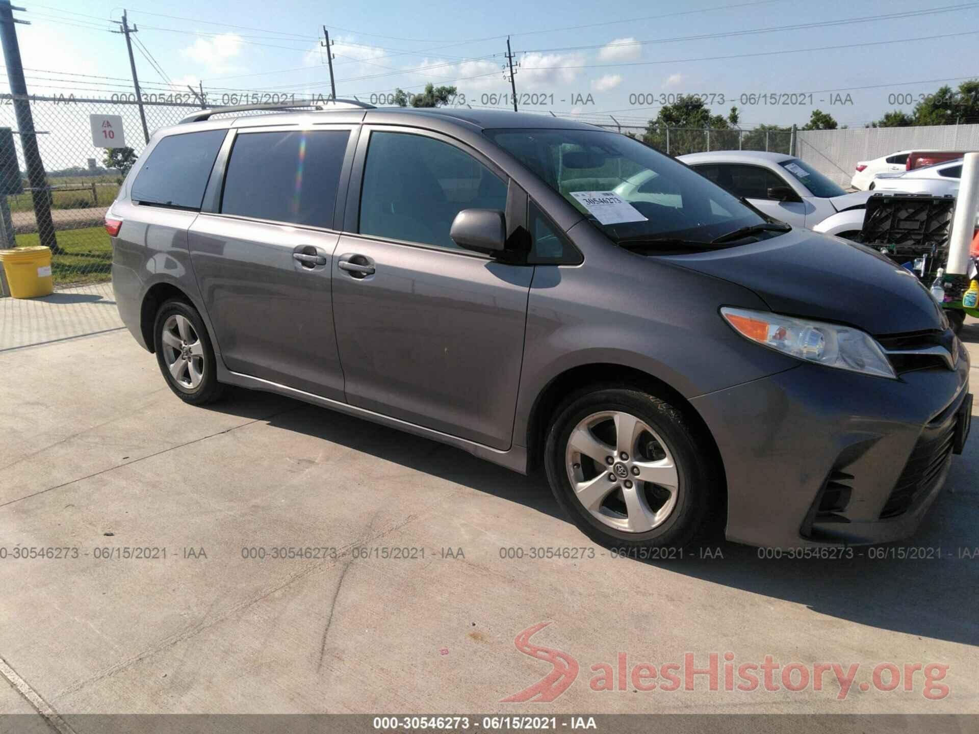 5TDKZ3DC4JS924766 2018 TOYOTA SIENNA