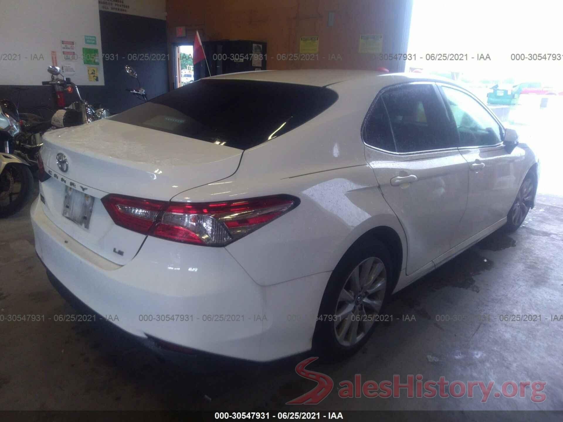 4T1B11HK3JU082992 2018 TOYOTA CAMRY