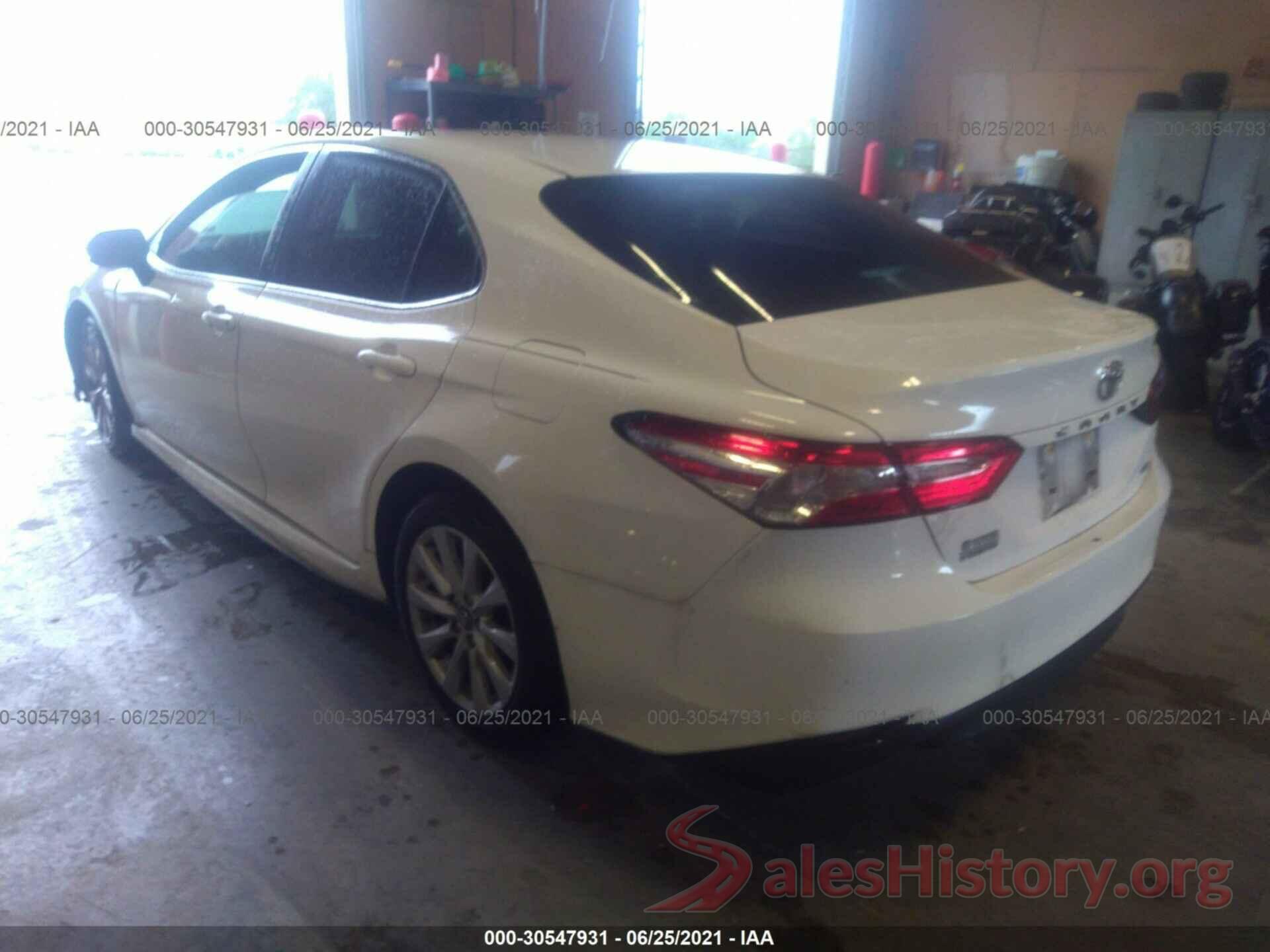 4T1B11HK3JU082992 2018 TOYOTA CAMRY