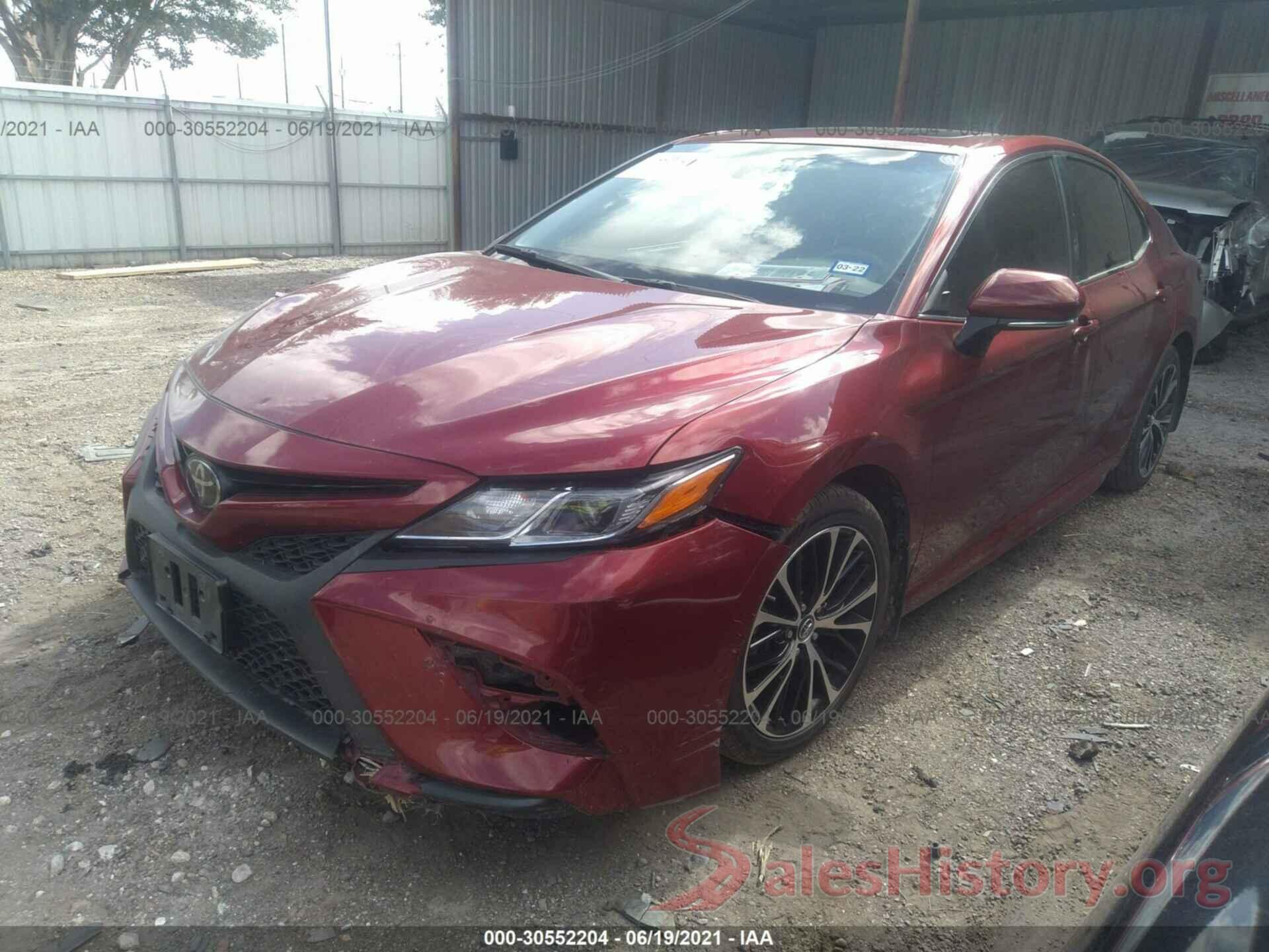 4T1B11HK2JU593738 2018 TOYOTA CAMRY