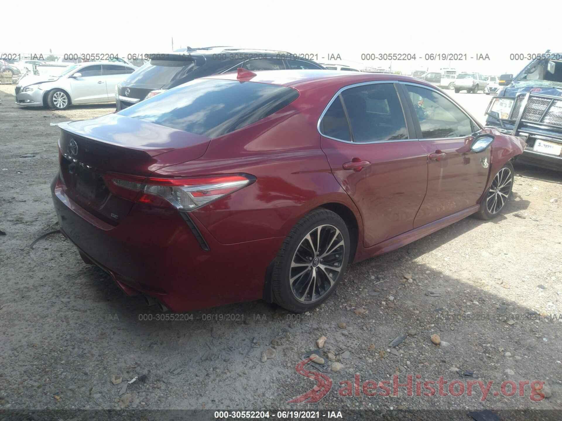 4T1B11HK2JU593738 2018 TOYOTA CAMRY