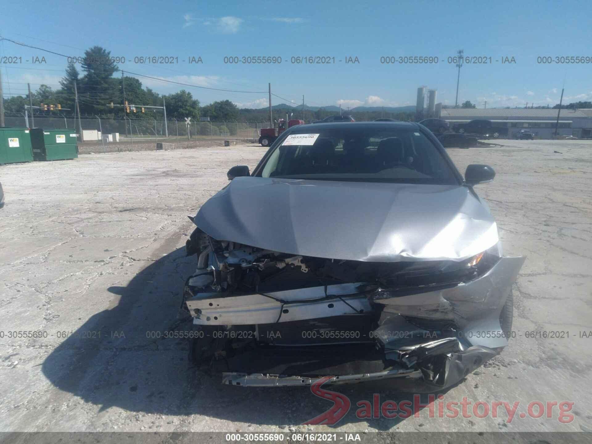 4T1B61HK2KU262077 2019 TOYOTA CAMRY