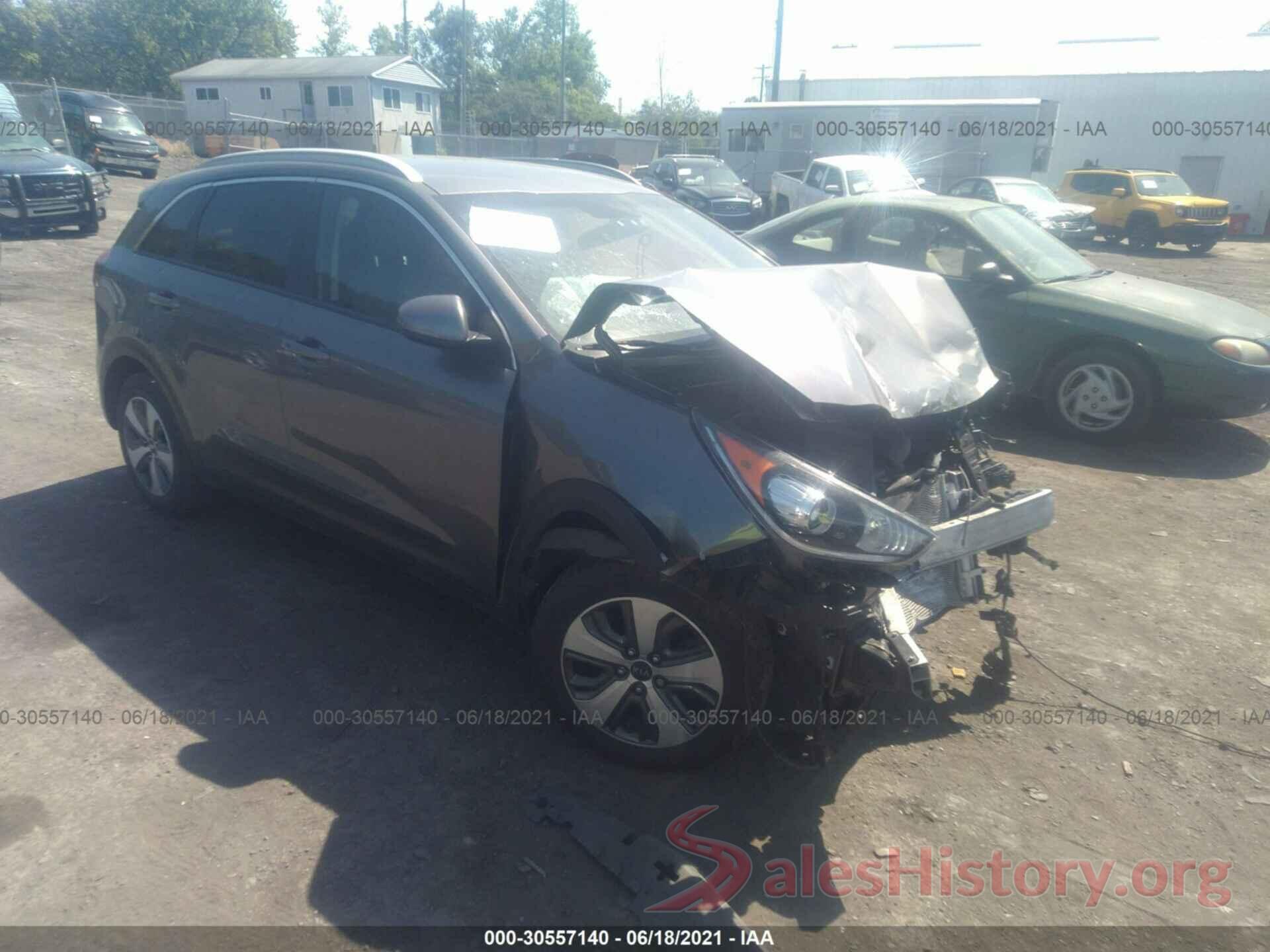 KNDCB3LC7H5067496 2017 KIA NIRO