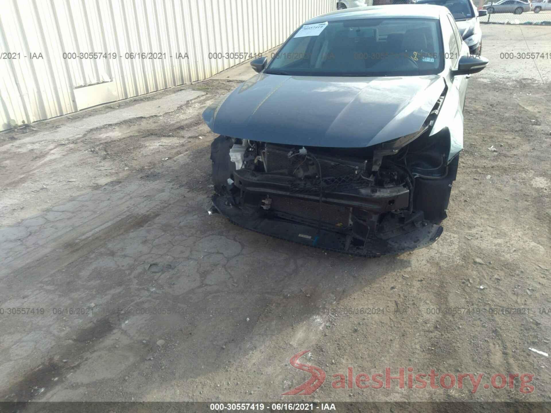 1VWAA7A39JC049956 2018 VOLKSWAGEN PASSAT