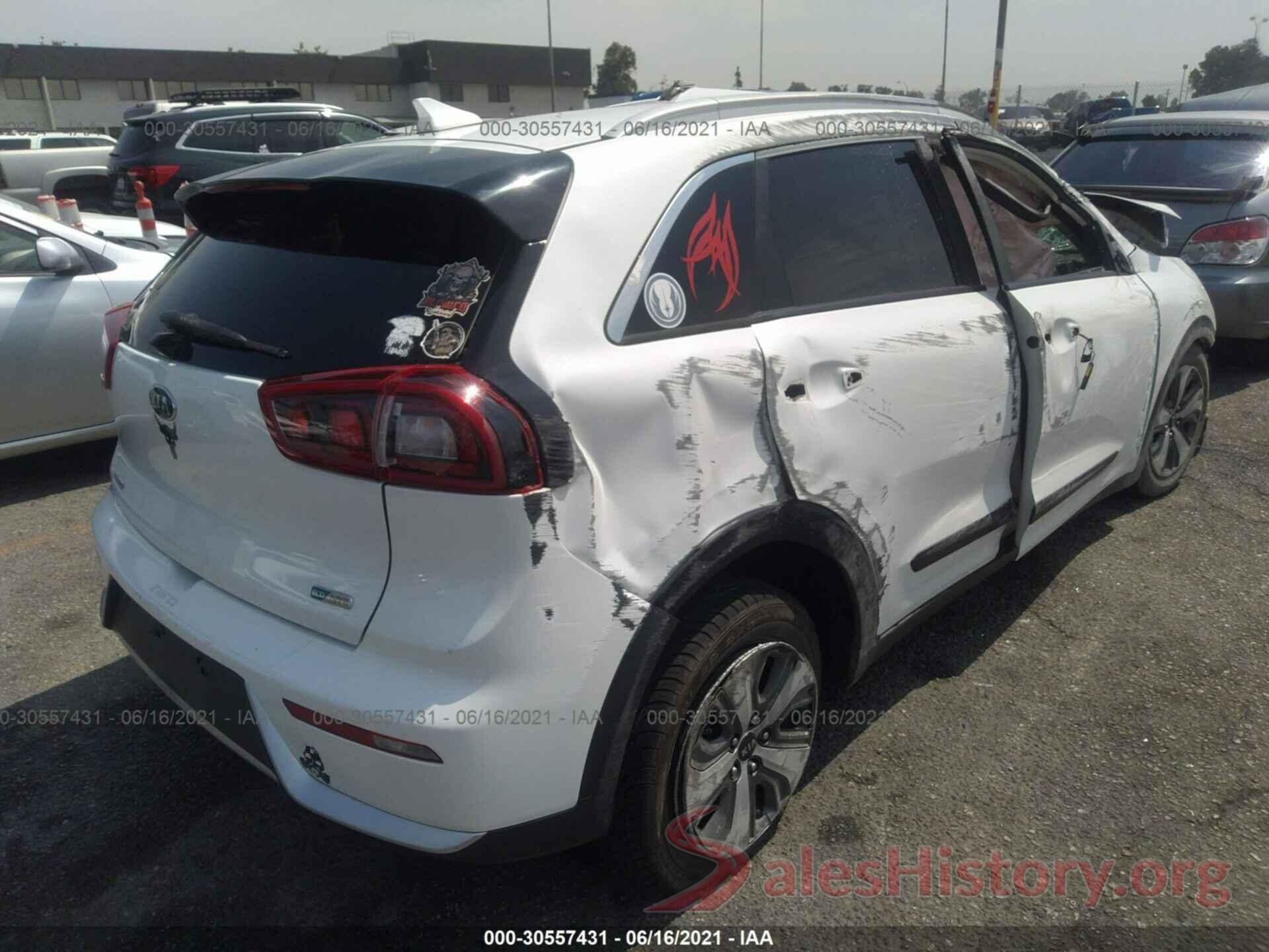 KNDCC3LC8H5066208 2017 KIA NIRO