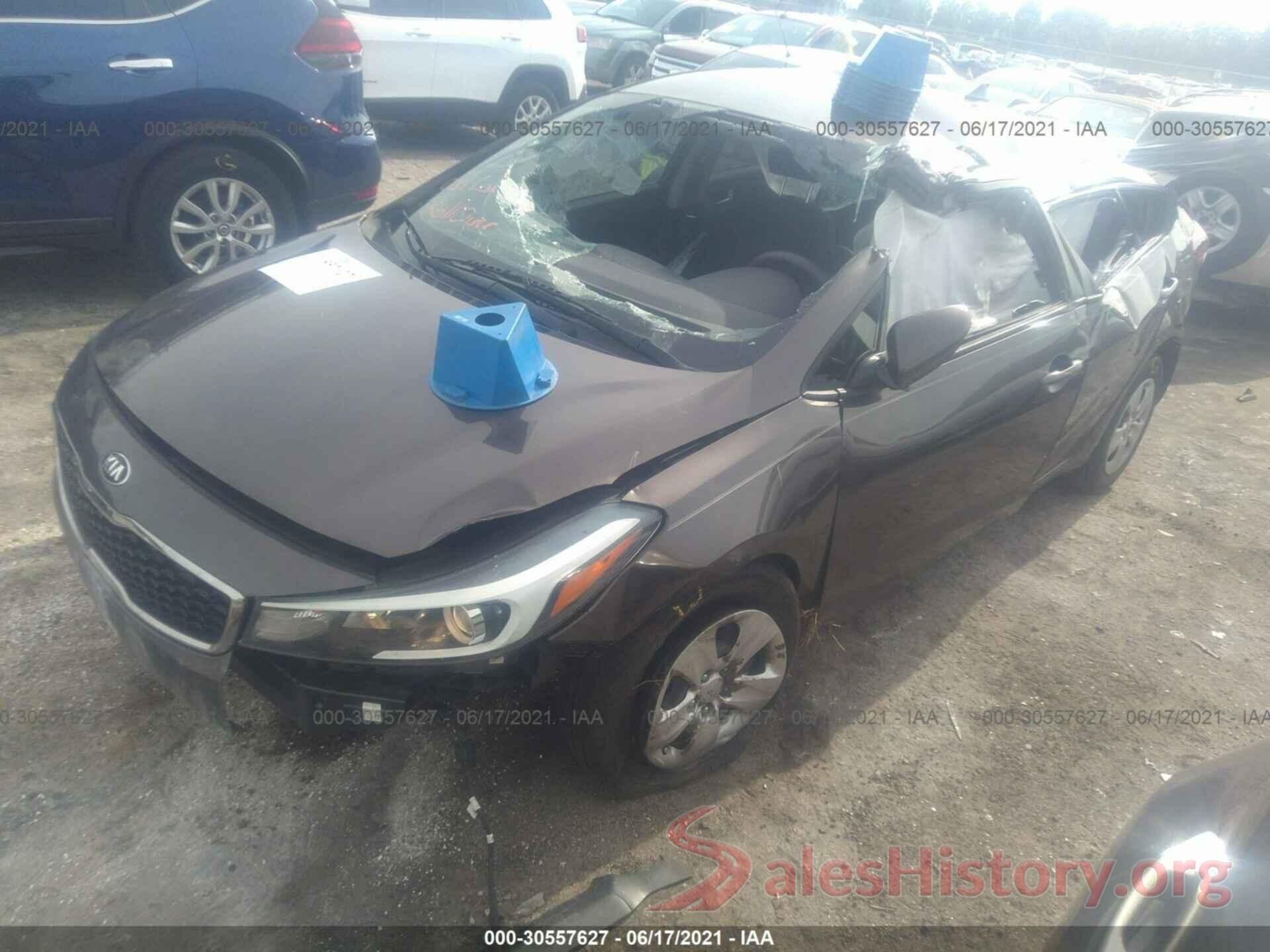 3KPFK4A7XHE157321 2017 KIA FORTE