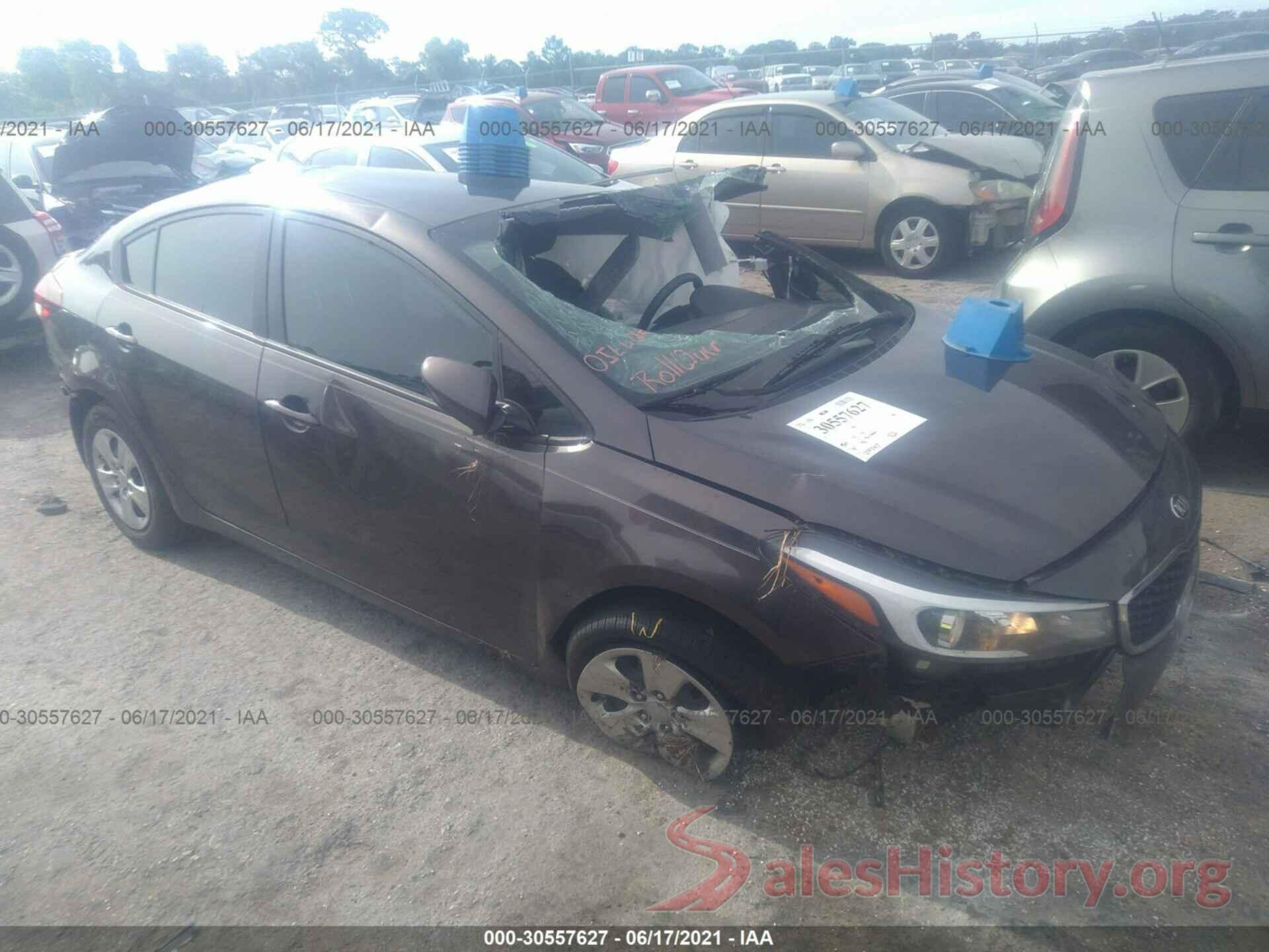 3KPFK4A7XHE157321 2017 KIA FORTE