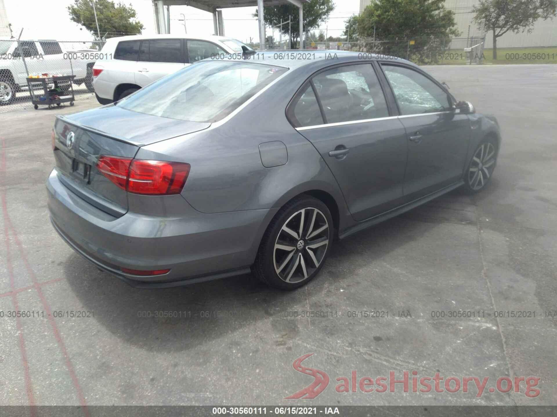 3VW4T7AJ3JM215439 2018 VOLKSWAGEN JETTA