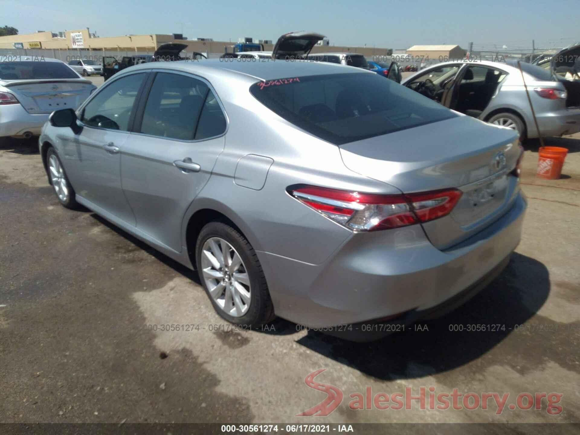 4T1B11HK9JU011750 2018 TOYOTA CAMRY