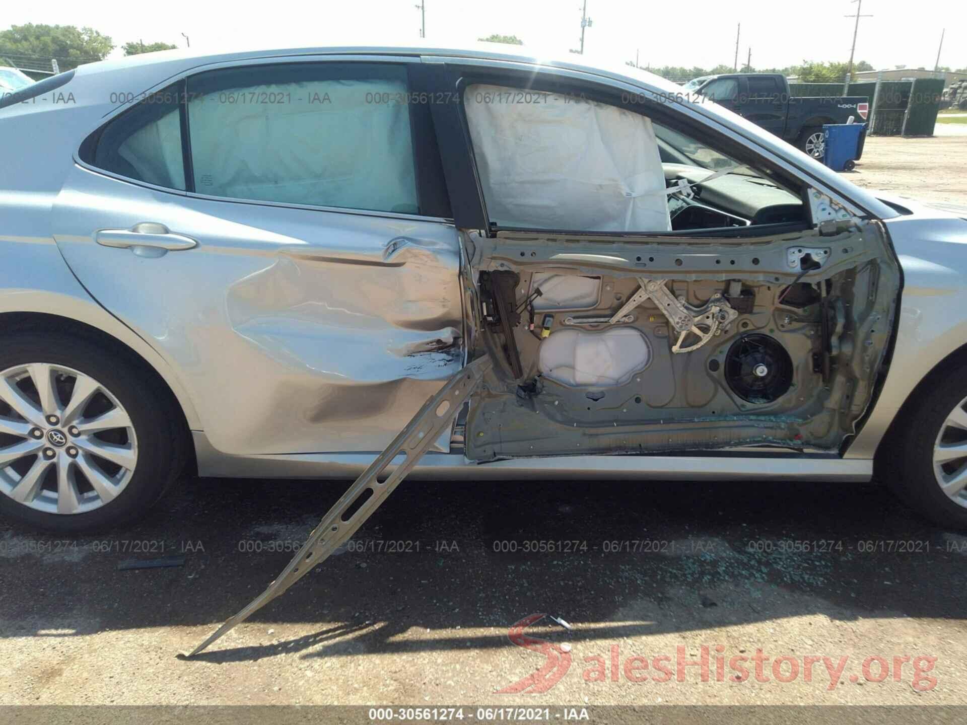 4T1B11HK9JU011750 2018 TOYOTA CAMRY