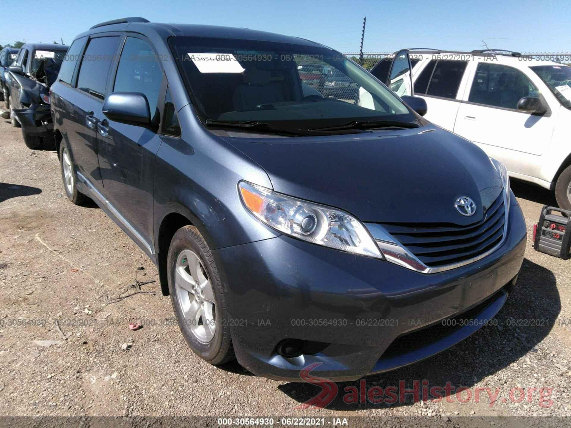 5TDKZ3DC4HS840991 2017 TOYOTA SIENNA