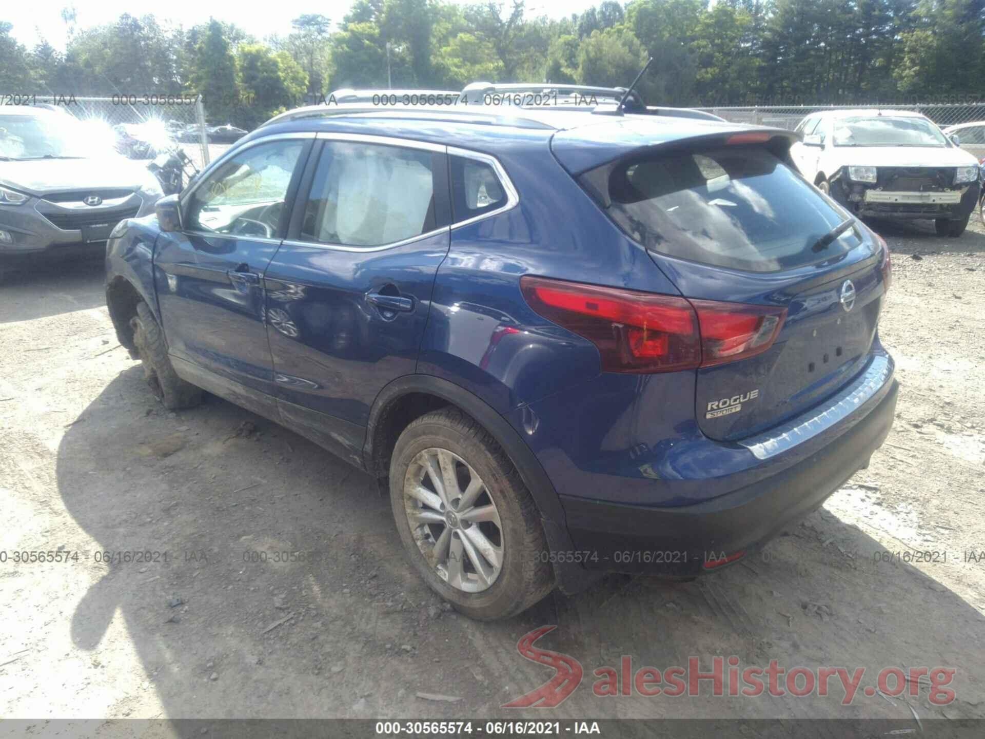 JN1BJ1CR1JW206323 2018 NISSAN ROGUE SPORT